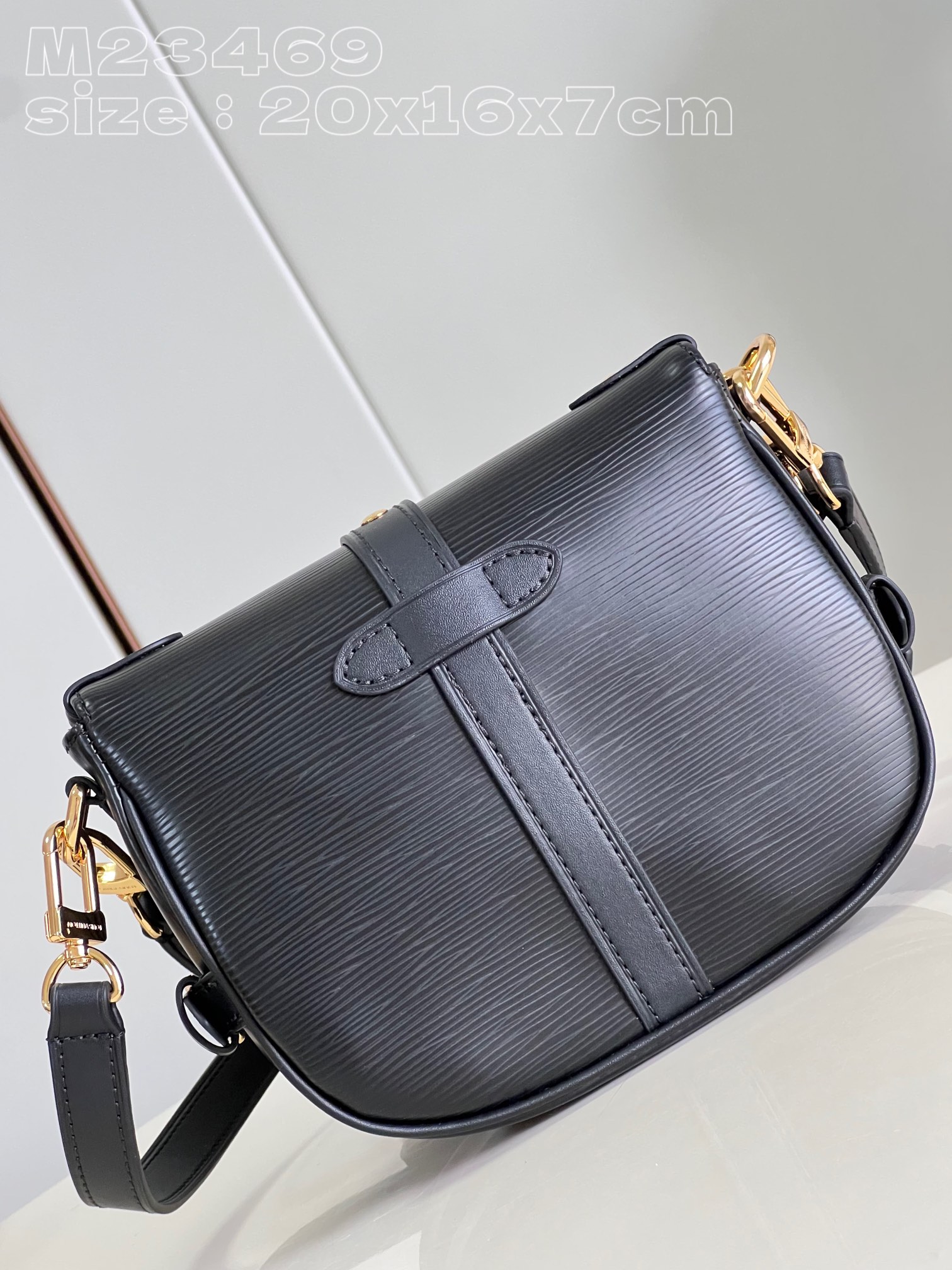 l**is V*t*n saumur bb bag