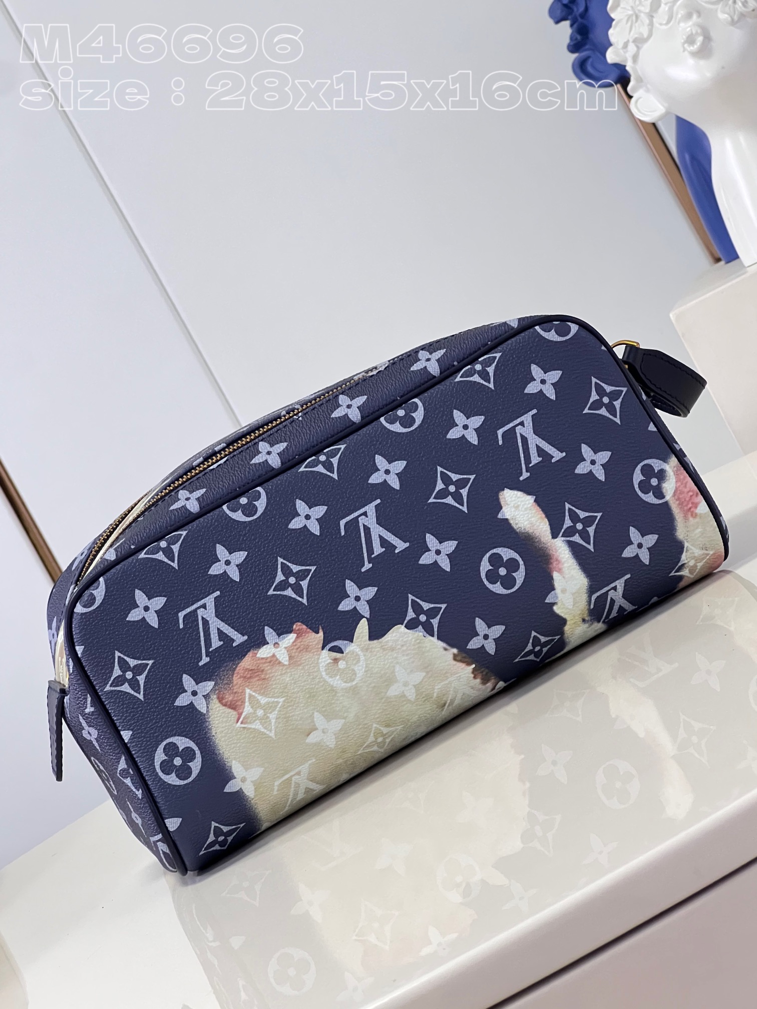 l**is V*t*n dopp kit