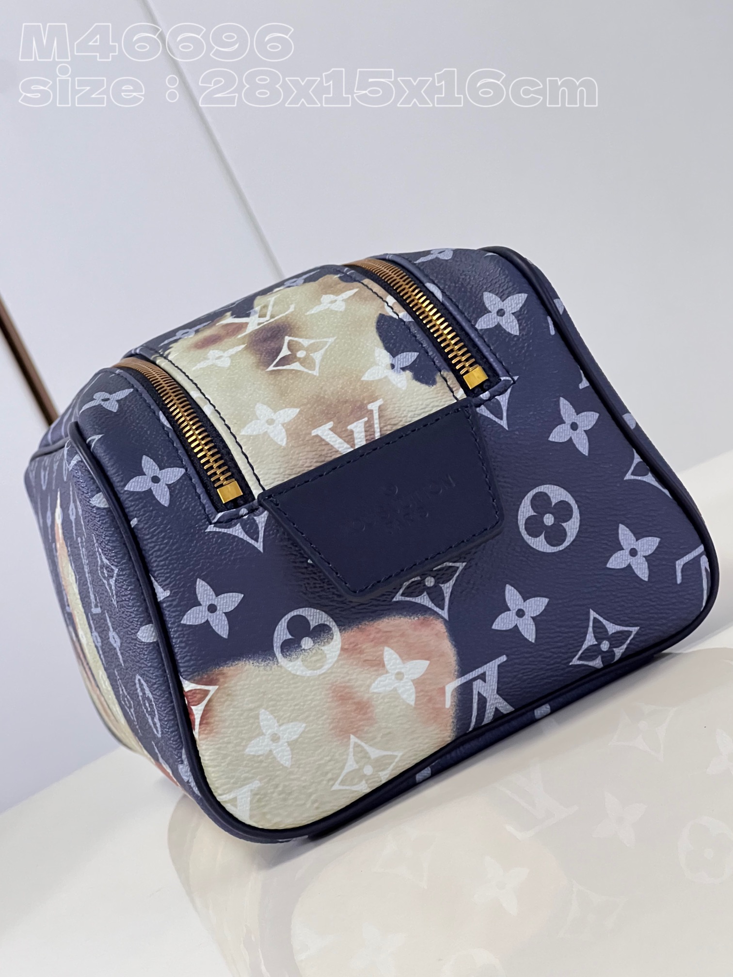 l**is V*t*n dopp kit