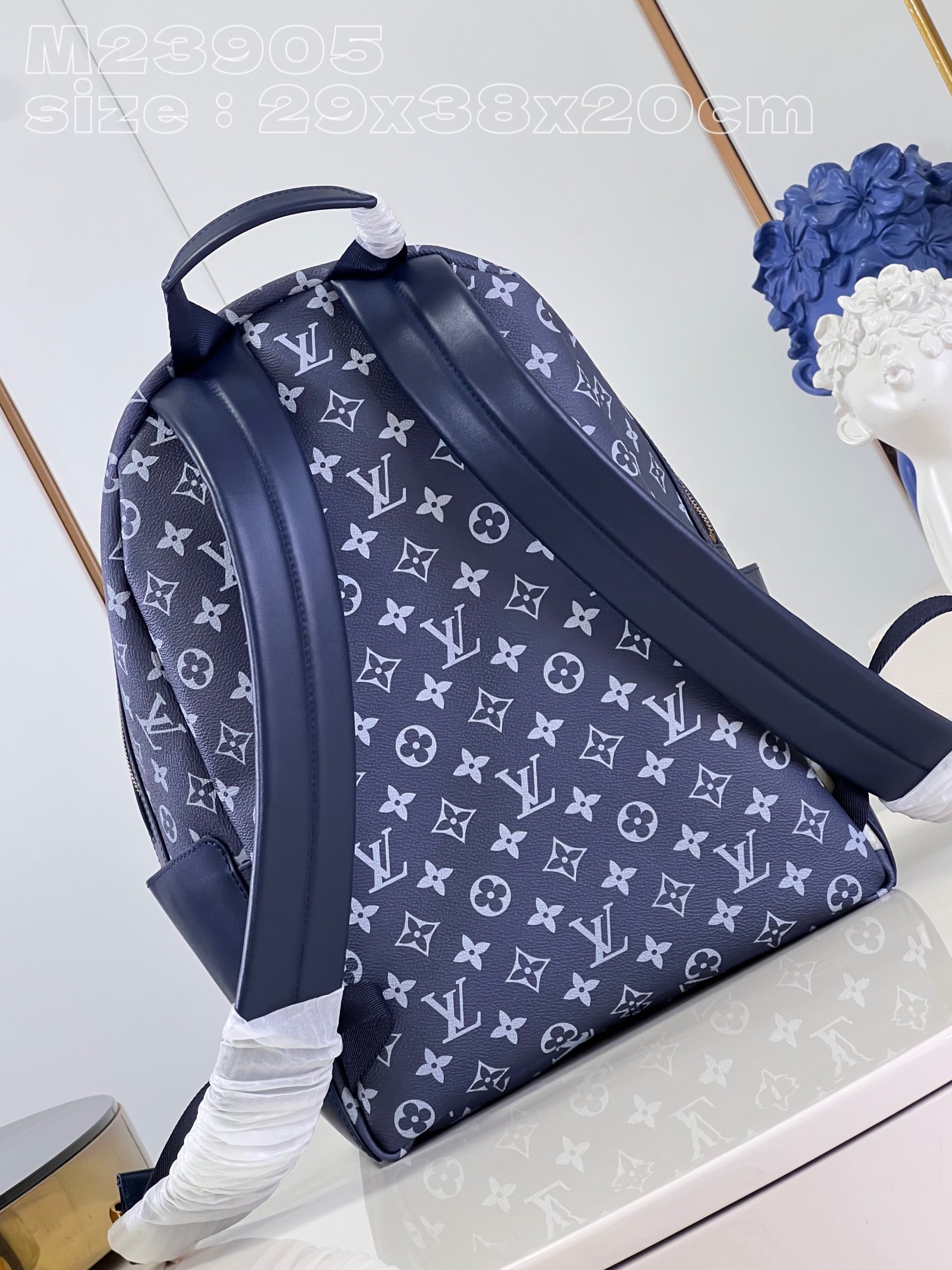 l**is V*t*n discovery small backpack
