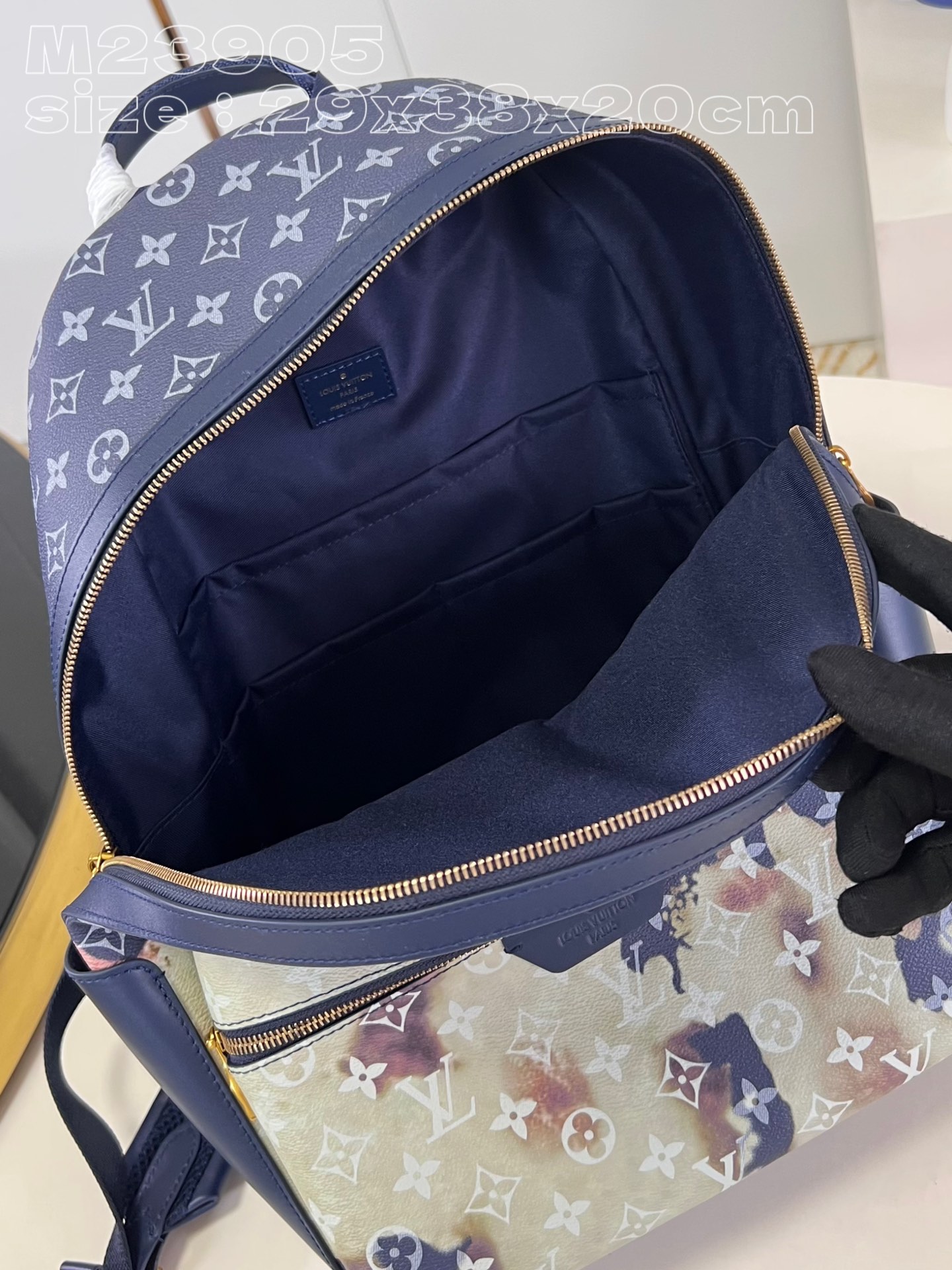 l**is V*t*n discovery small backpack