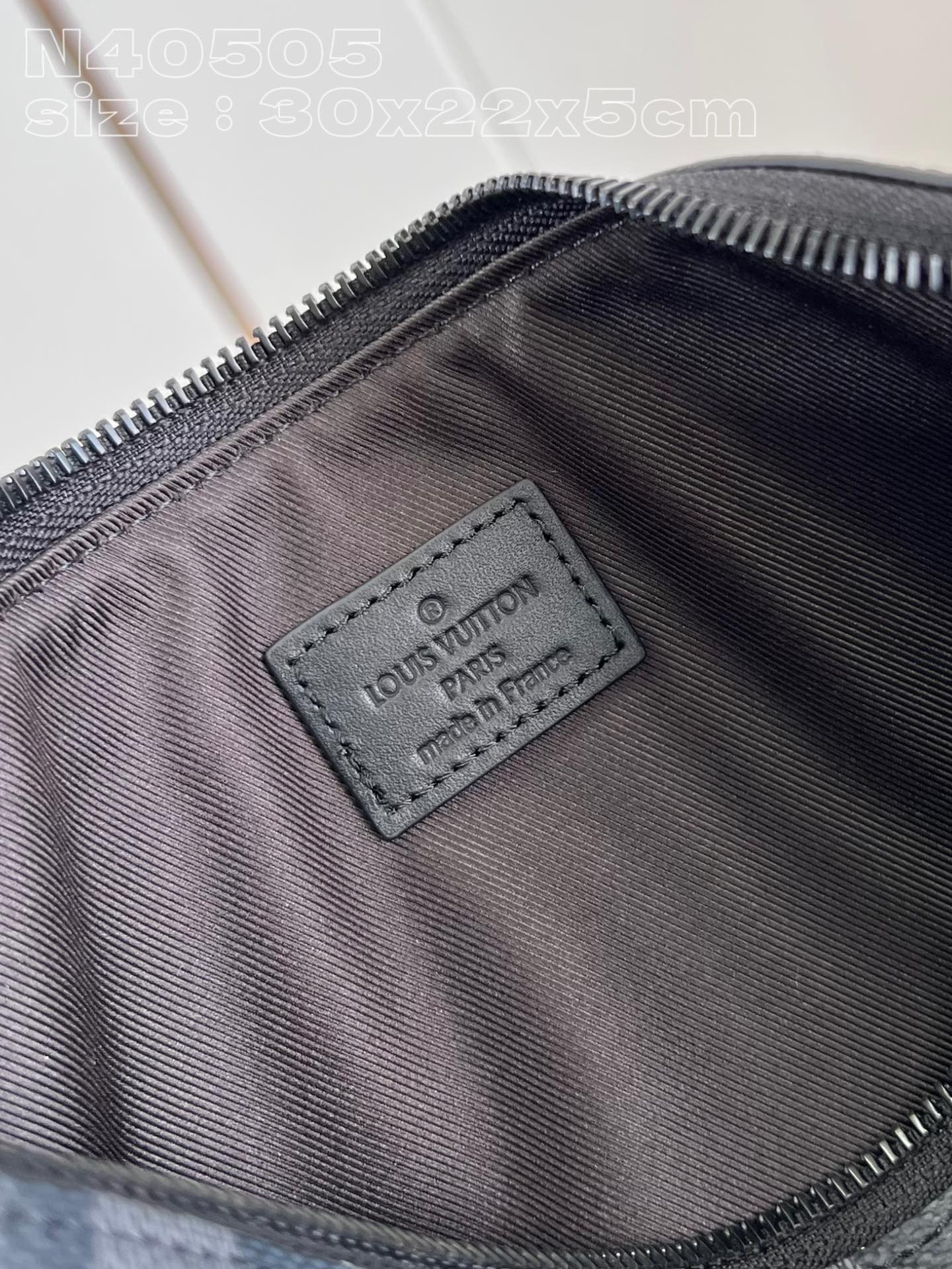 l**is V*t*n takeoff pouch