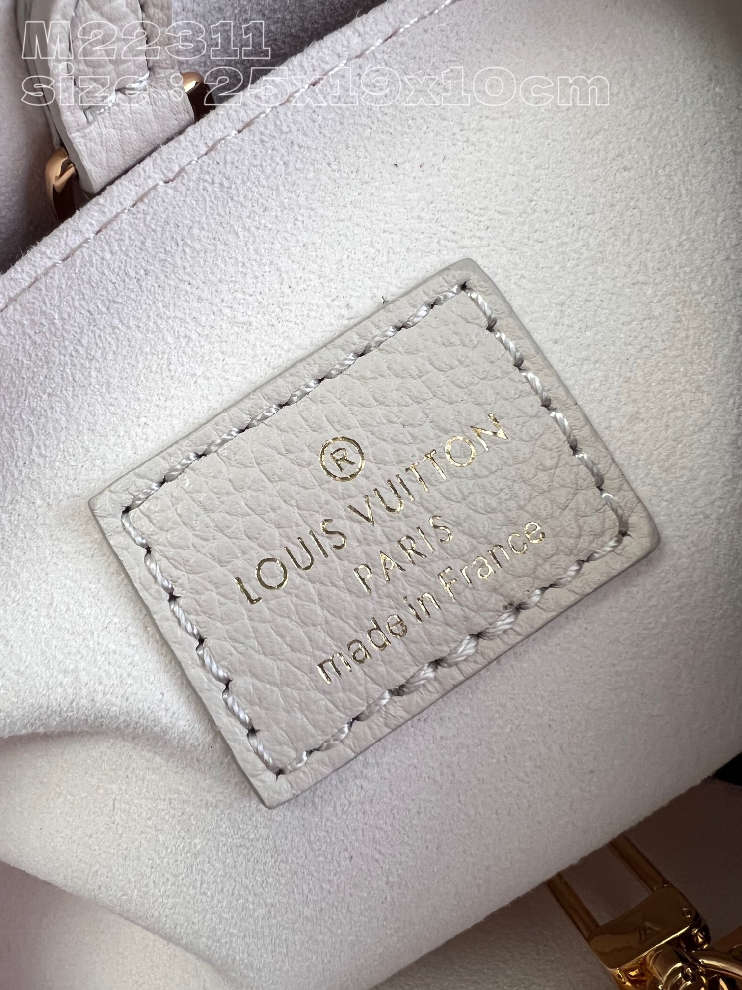l**is V*t*n lock & go bag
