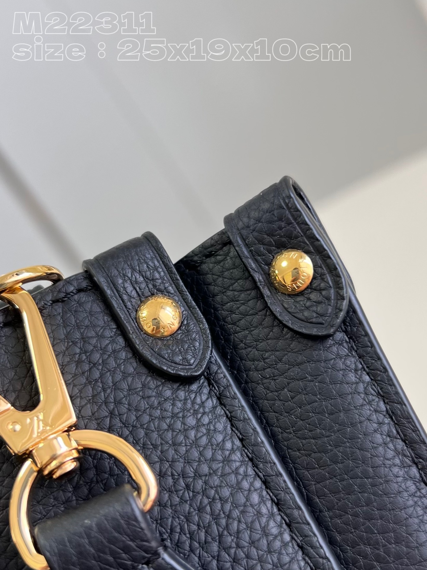 l**is V*t*n lock & go bag