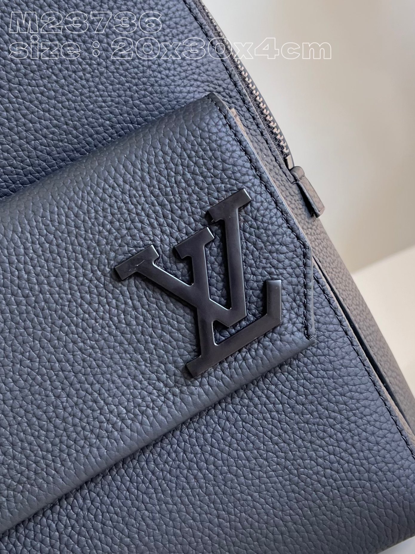 l**is V*t*n wallet