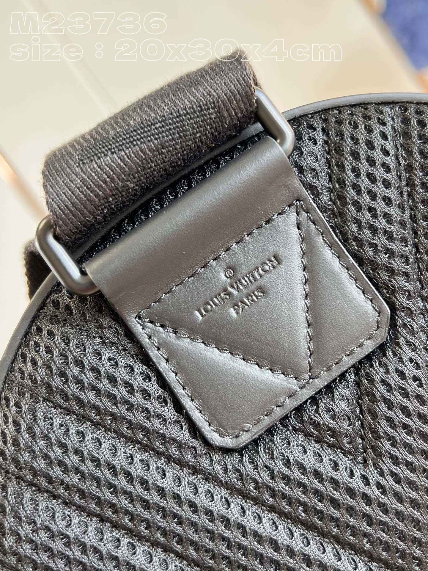 l**is V*t*n takeoff  backpack