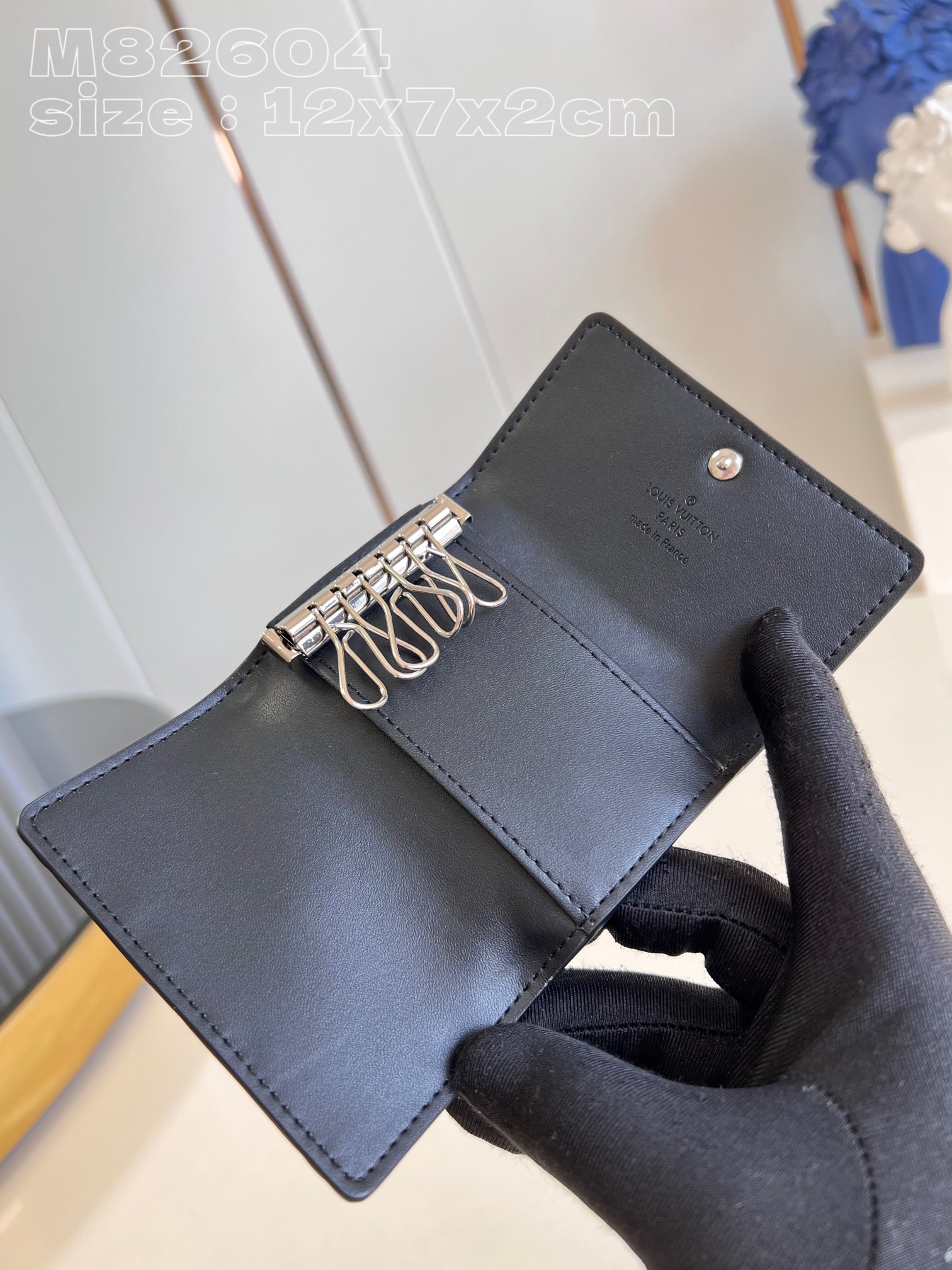 l**is V*t*n  monogram key holder