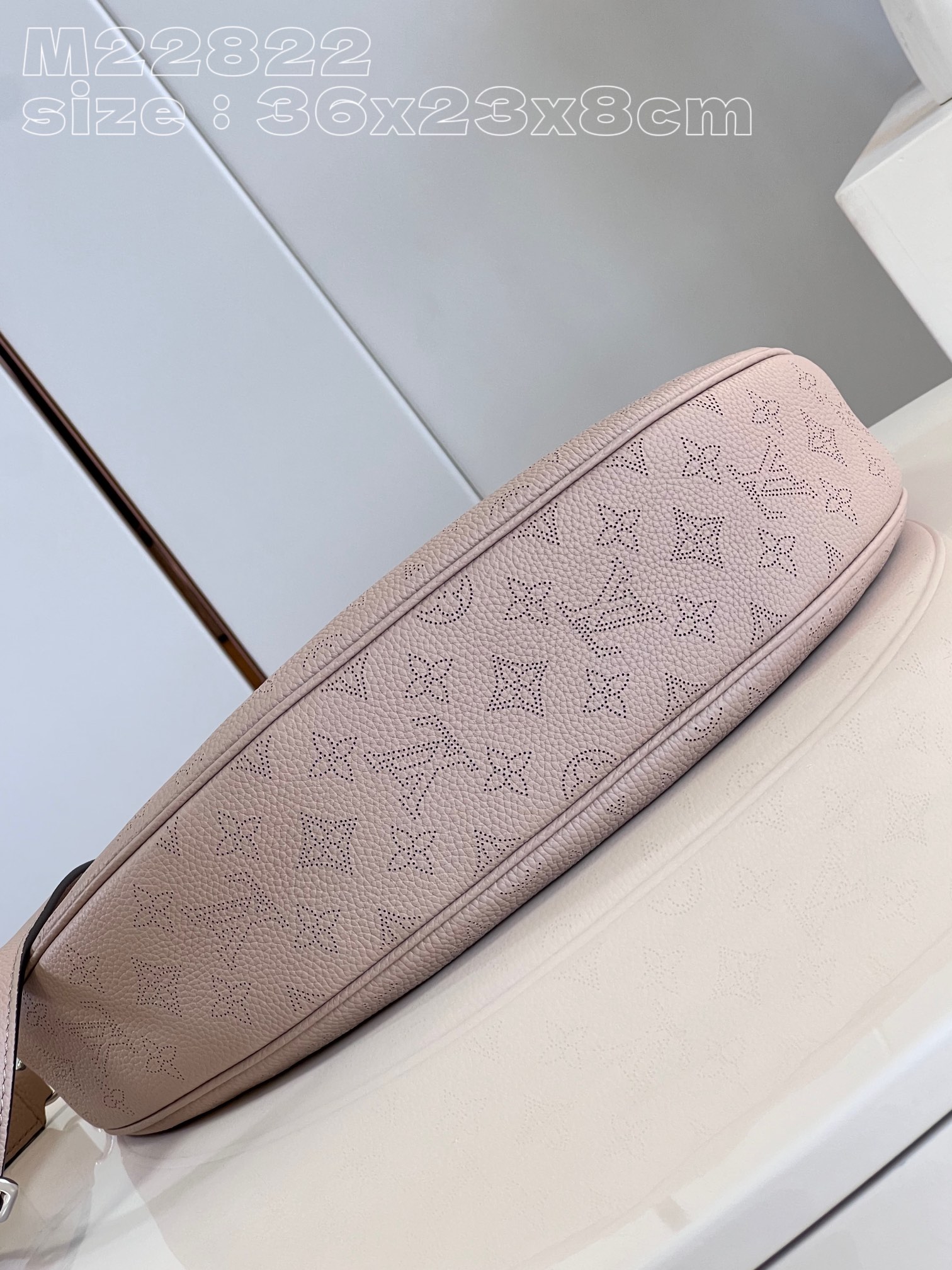 l**is V*t*n baia medium handbag