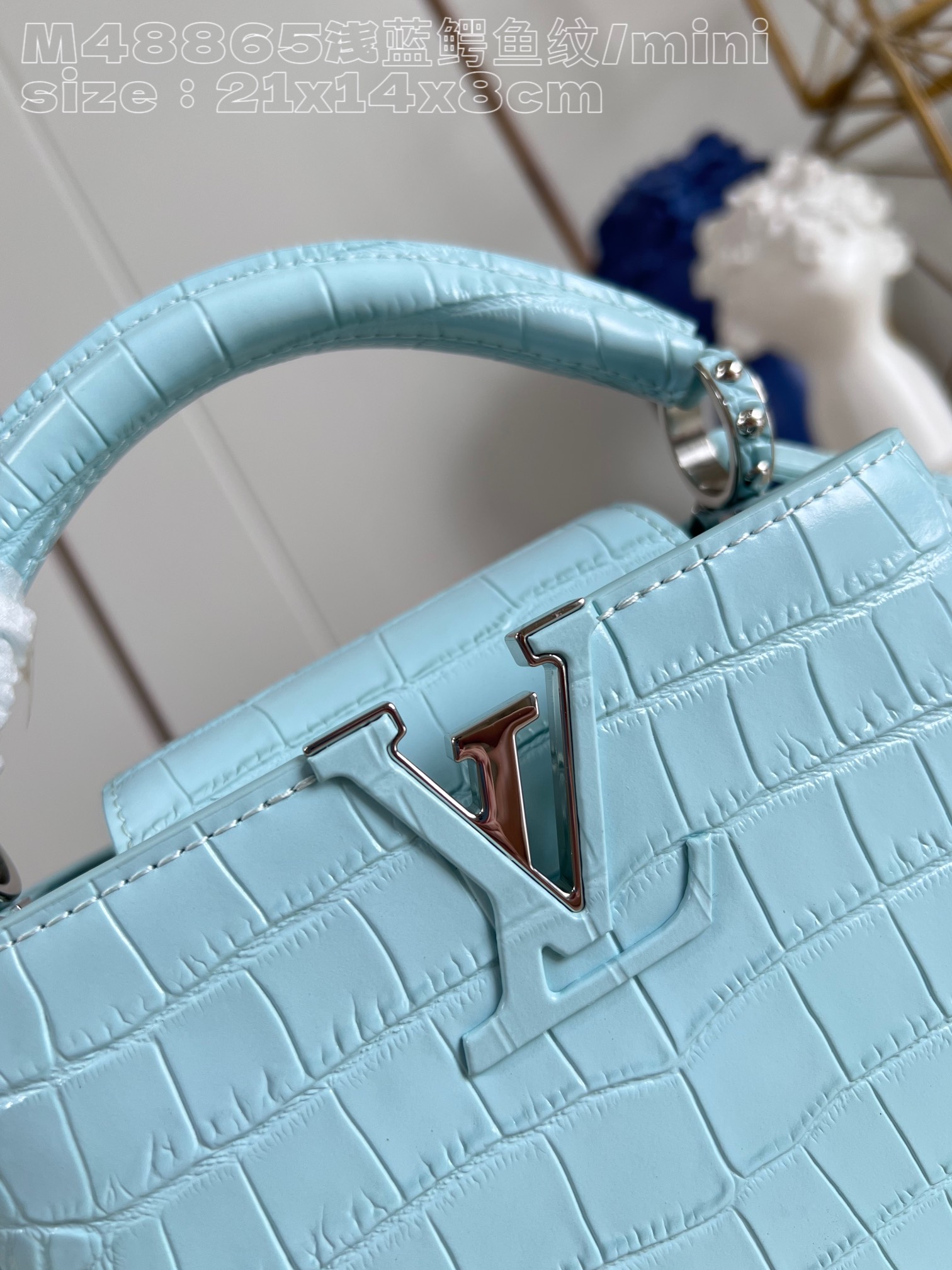 l**is V*t*n capucines mini