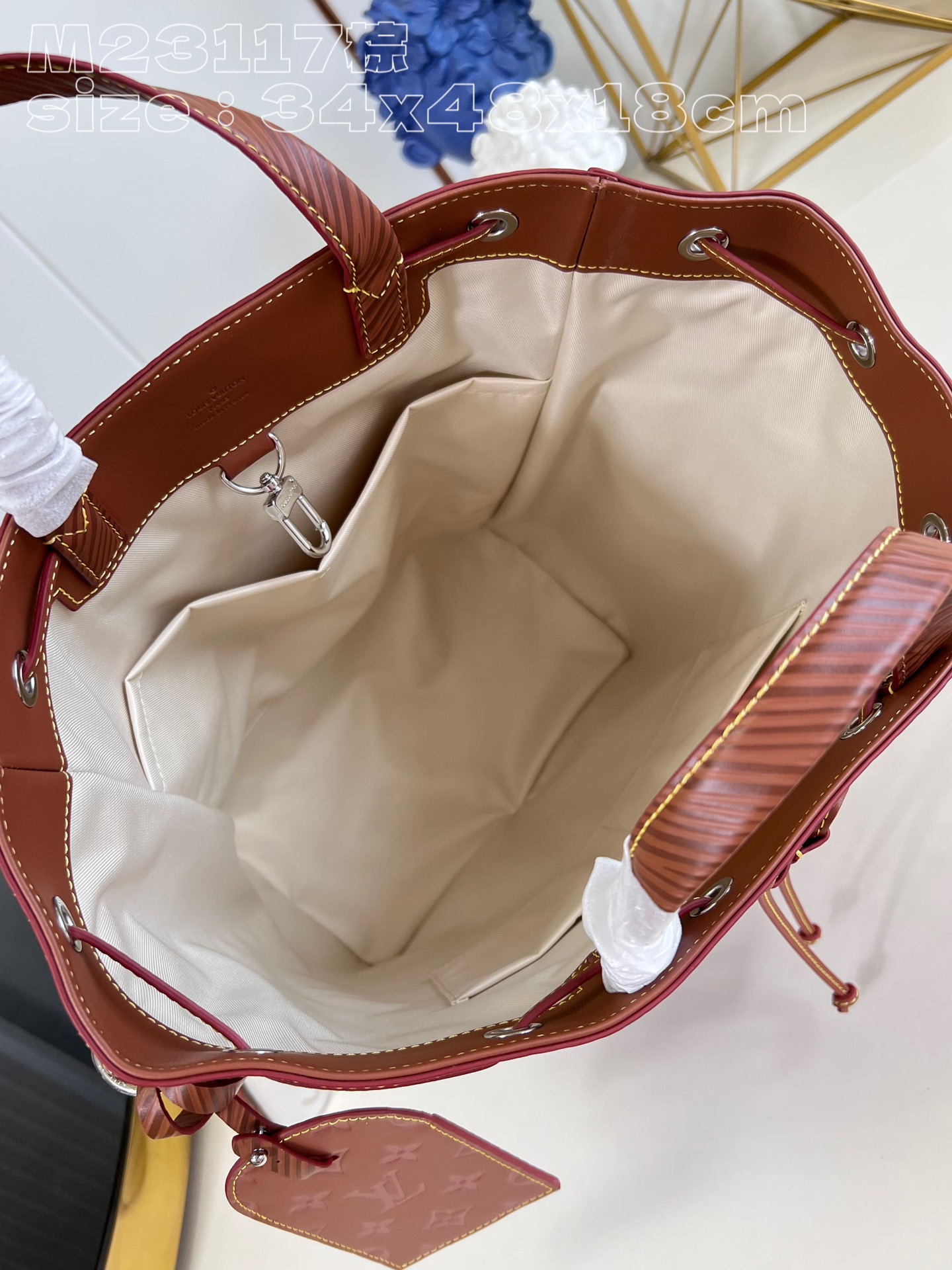 l**is V*t*n maxi noé sling bag