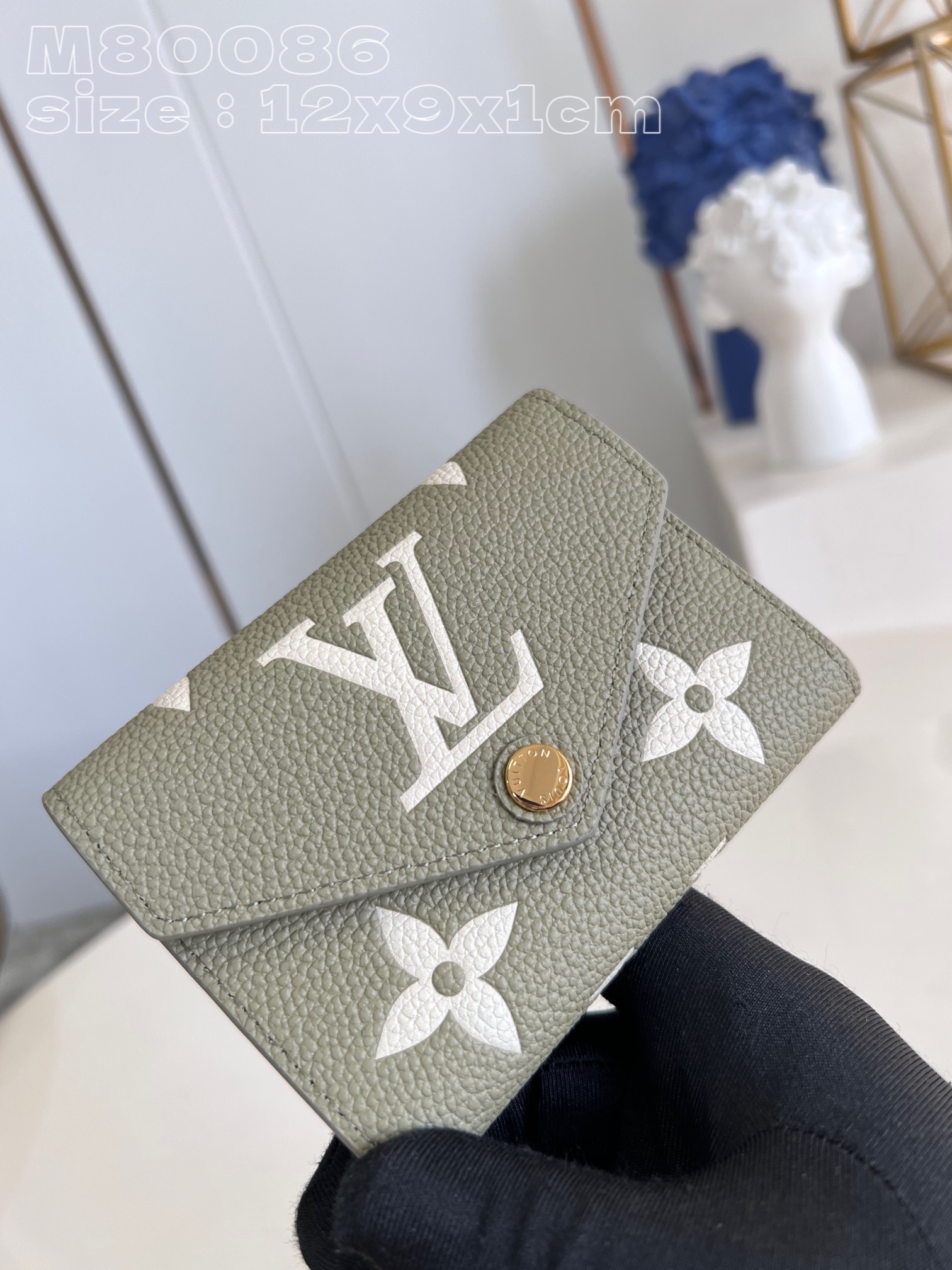 l**is V*t*n  victorine   wallet