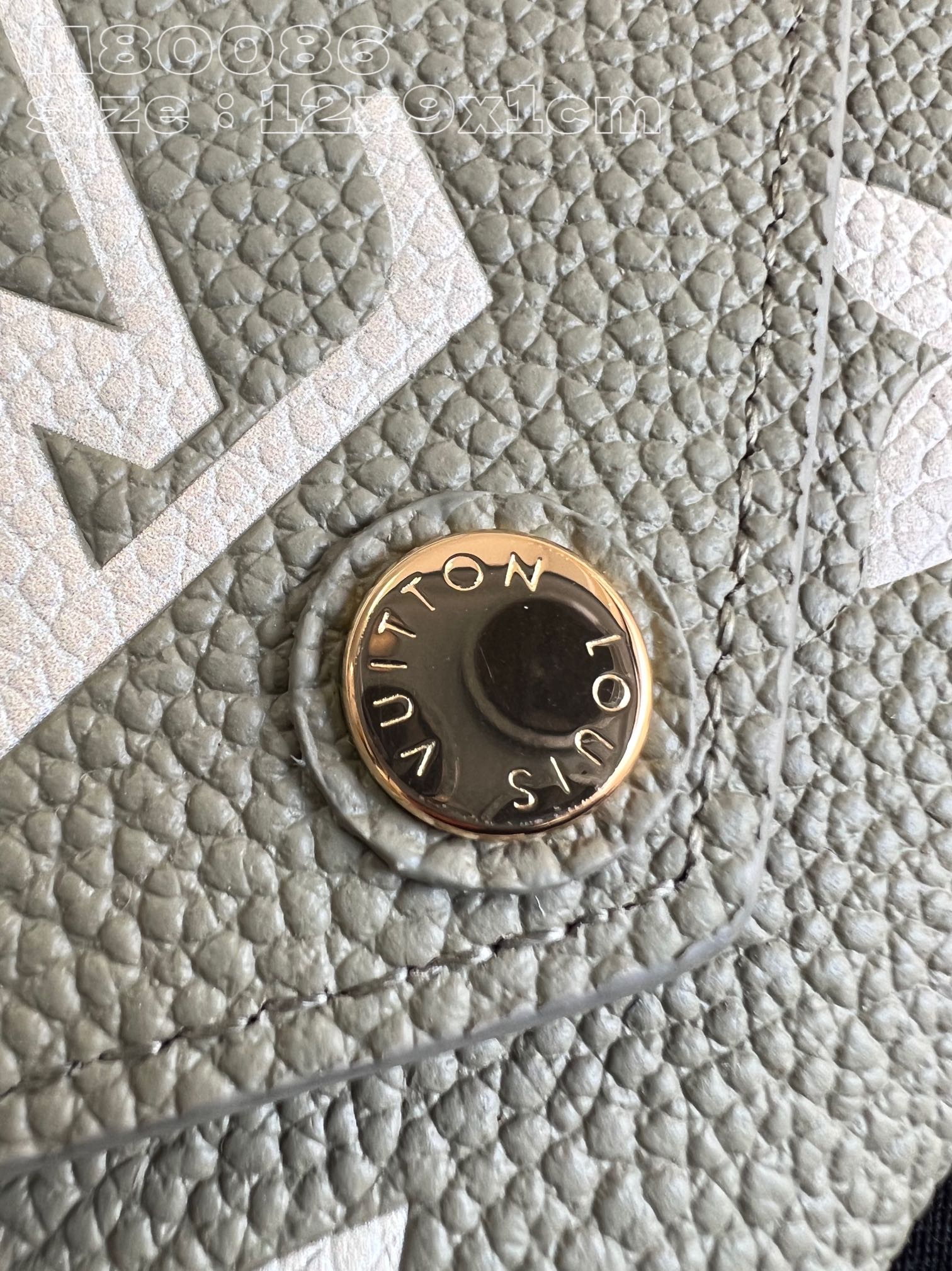 l**is V*t*n  victorine   wallet