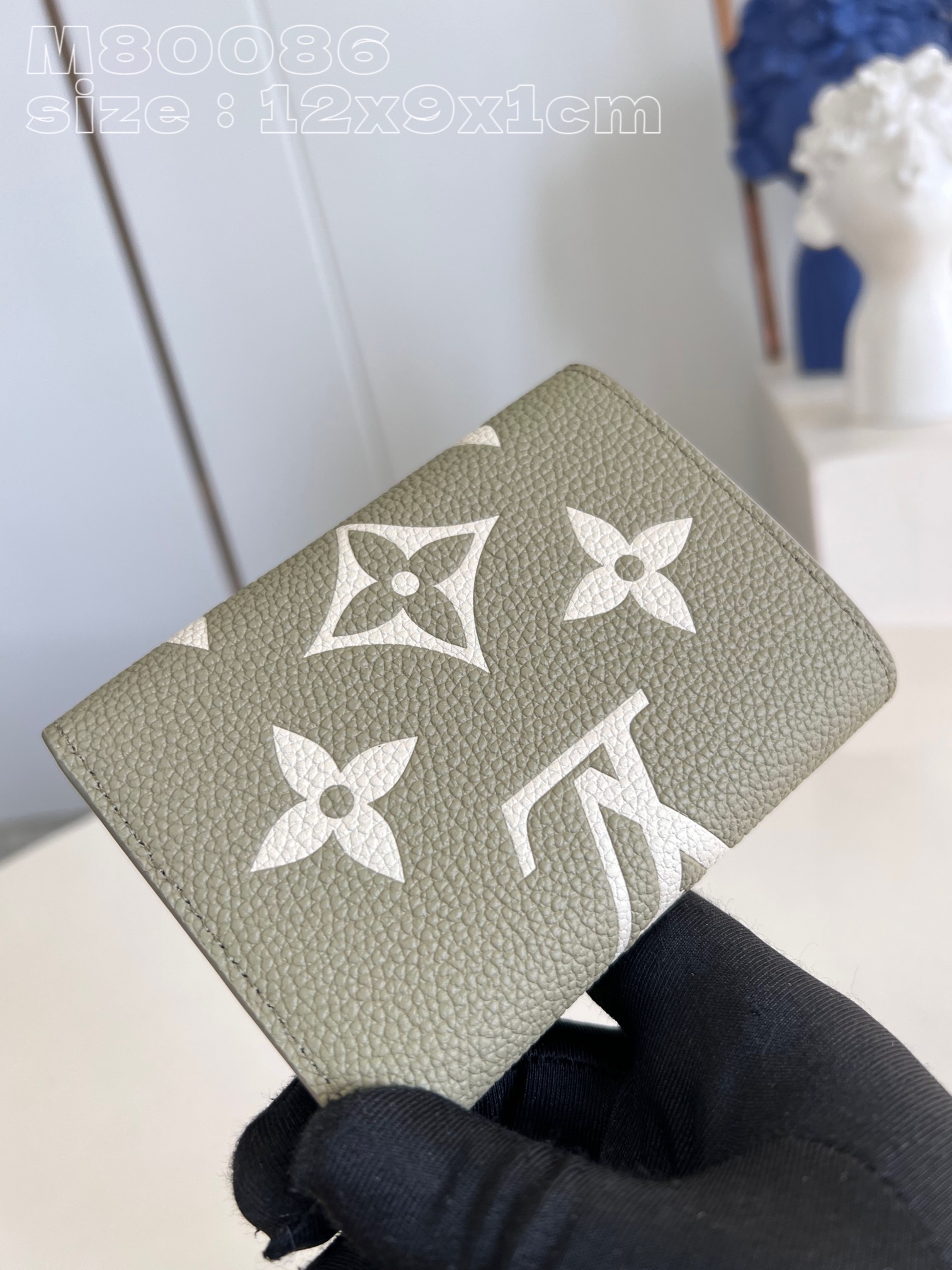 l**is V*t*n  victorine   wallet