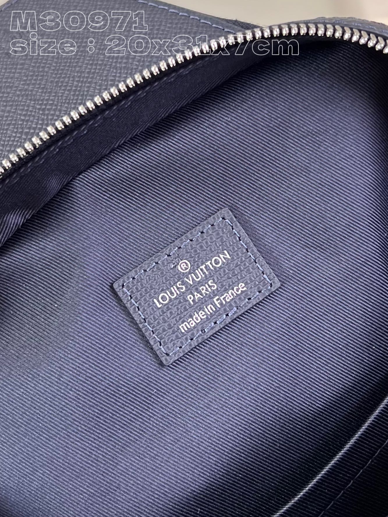 l**is V*t*n avenue nm slingbag