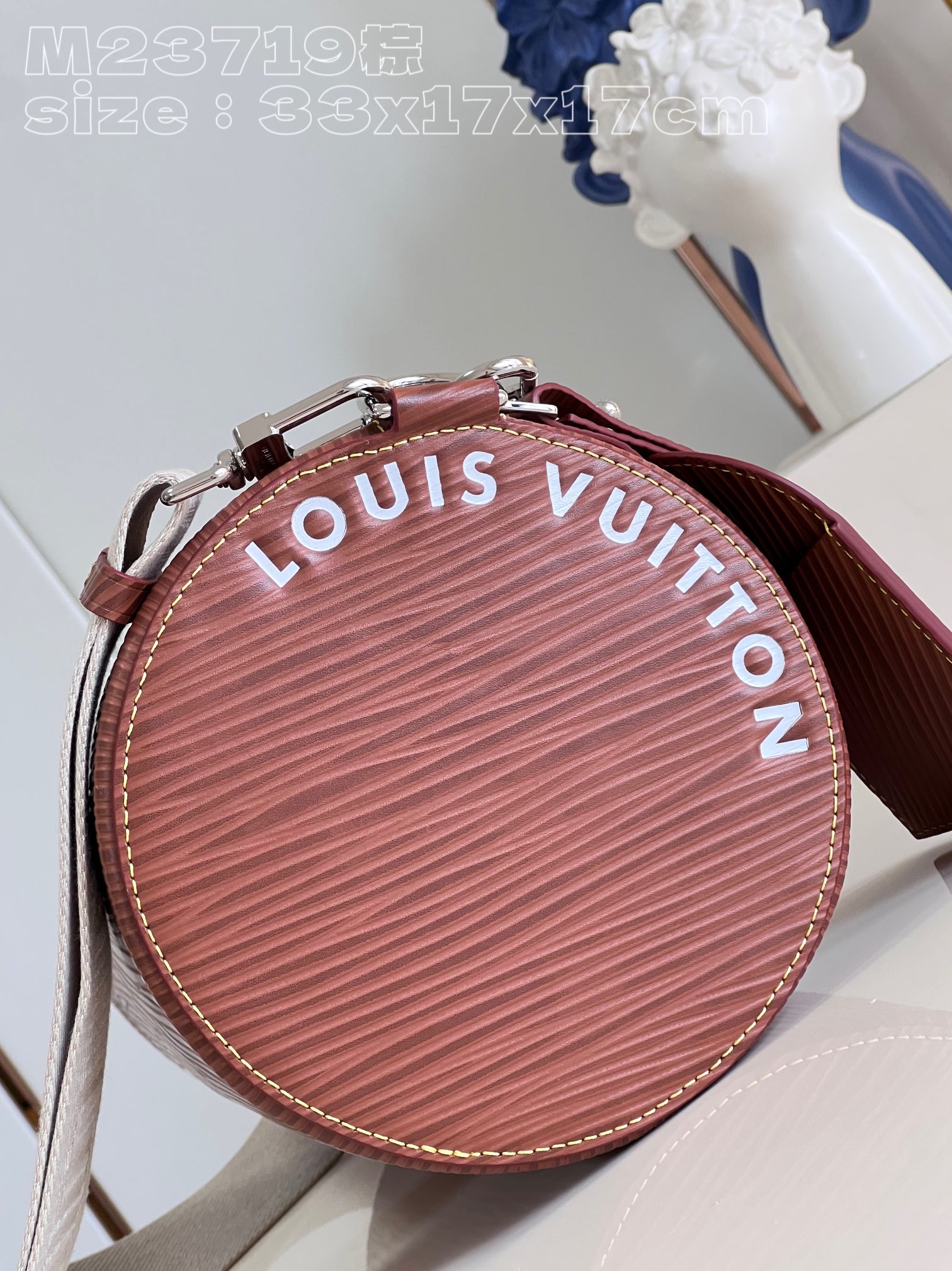 l**is V*t*n soft polochon mm bag