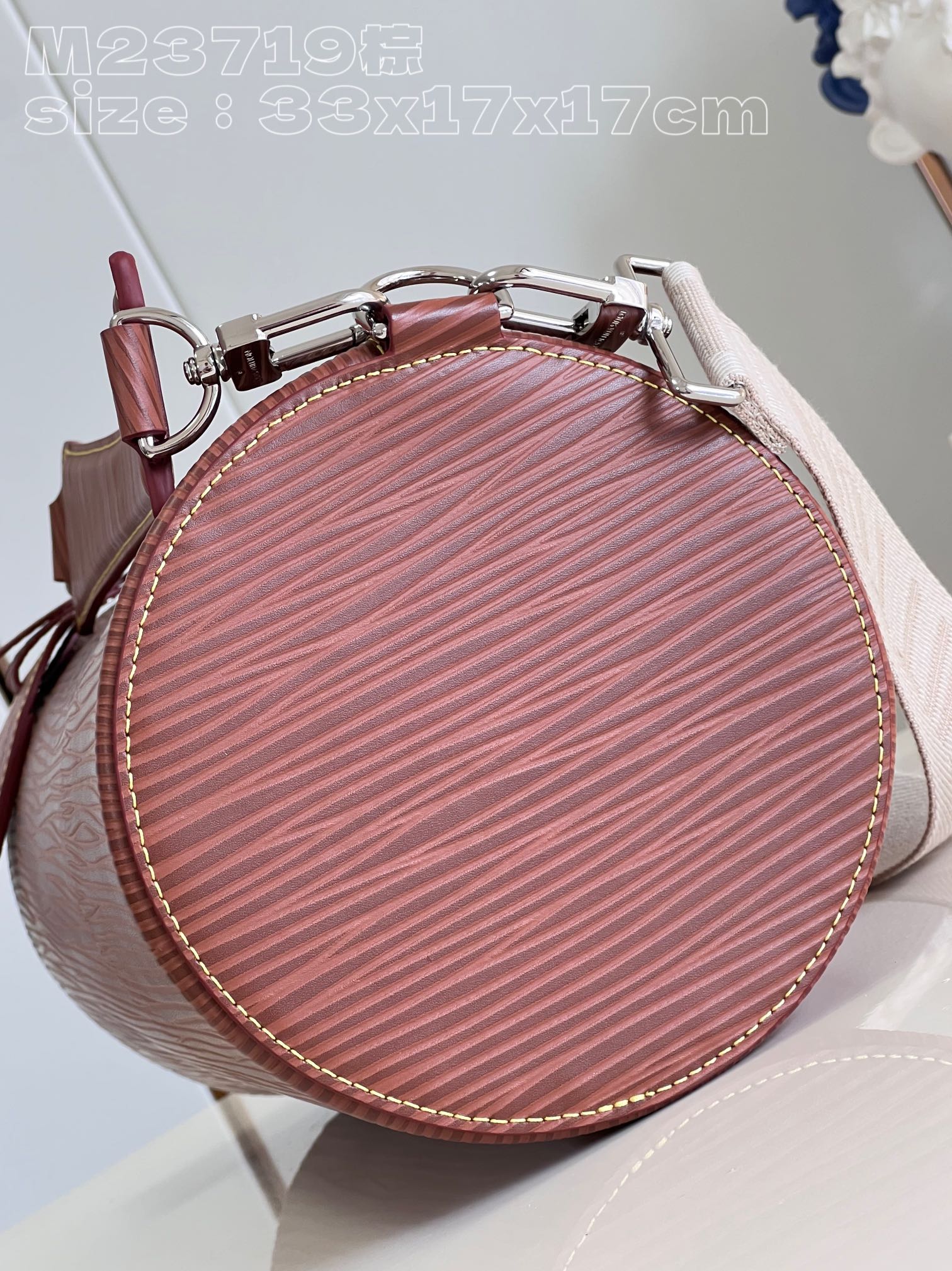 l**is V*t*n soft polochon mm bag