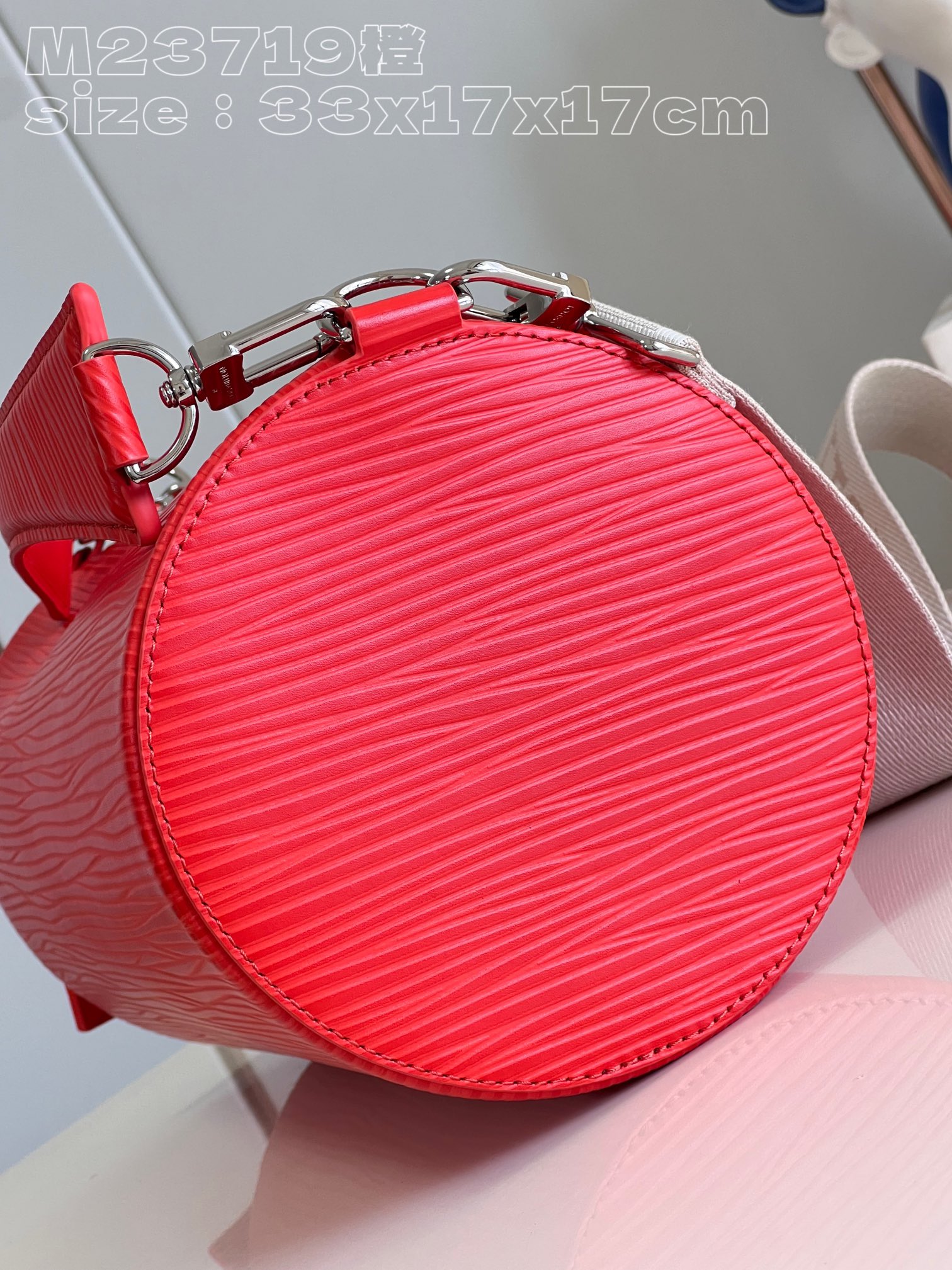 l**is V*t*n soft polochon mm bag