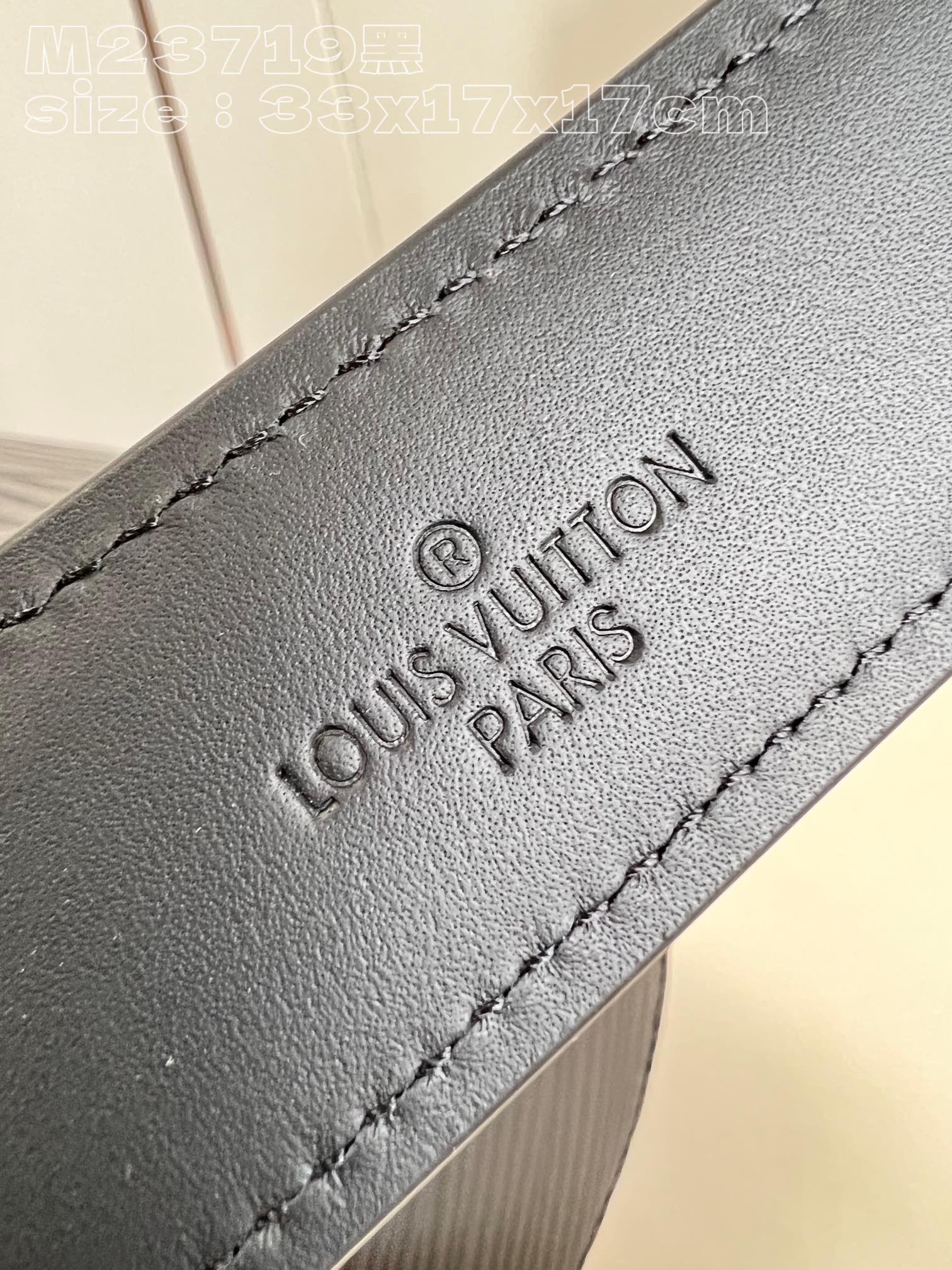 l**is V*t*n soft polochon mm bag