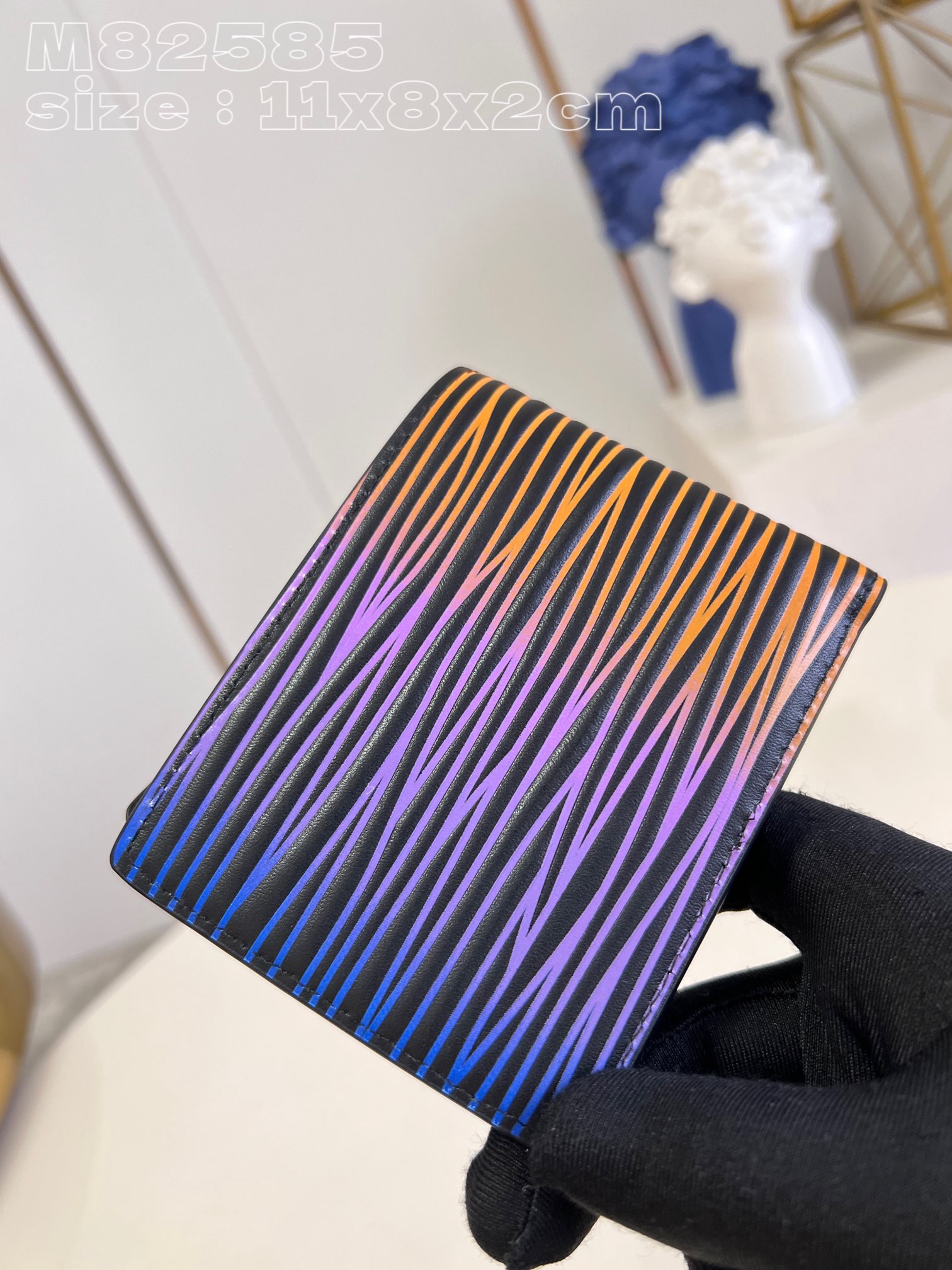 l**is V*t*n slender wallet