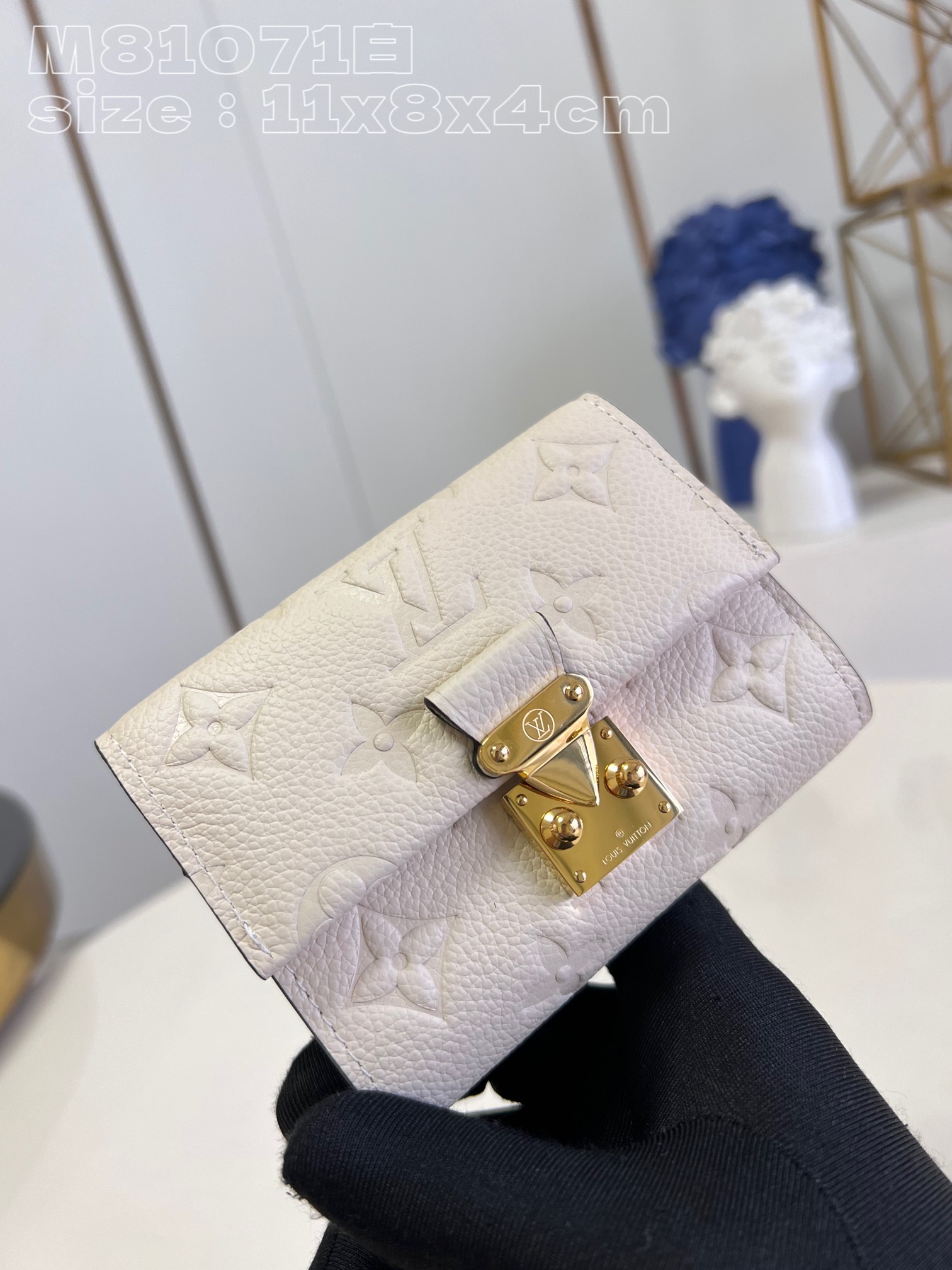 l**is V*t*n métis compact wallet