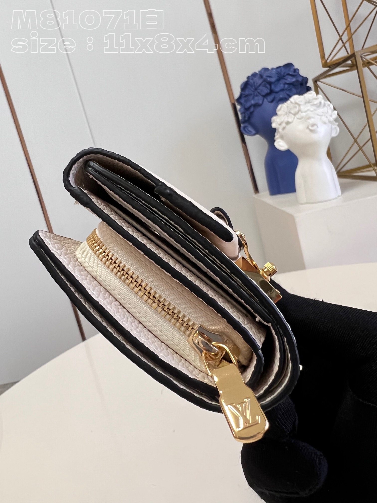 l**is V*t*n métis compact wallet