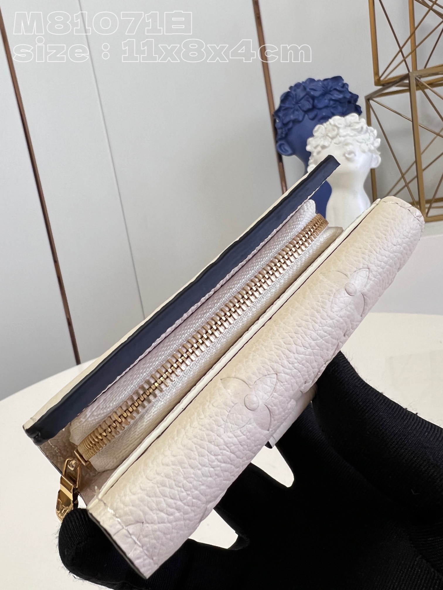 l**is V*t*n métis compact wallet