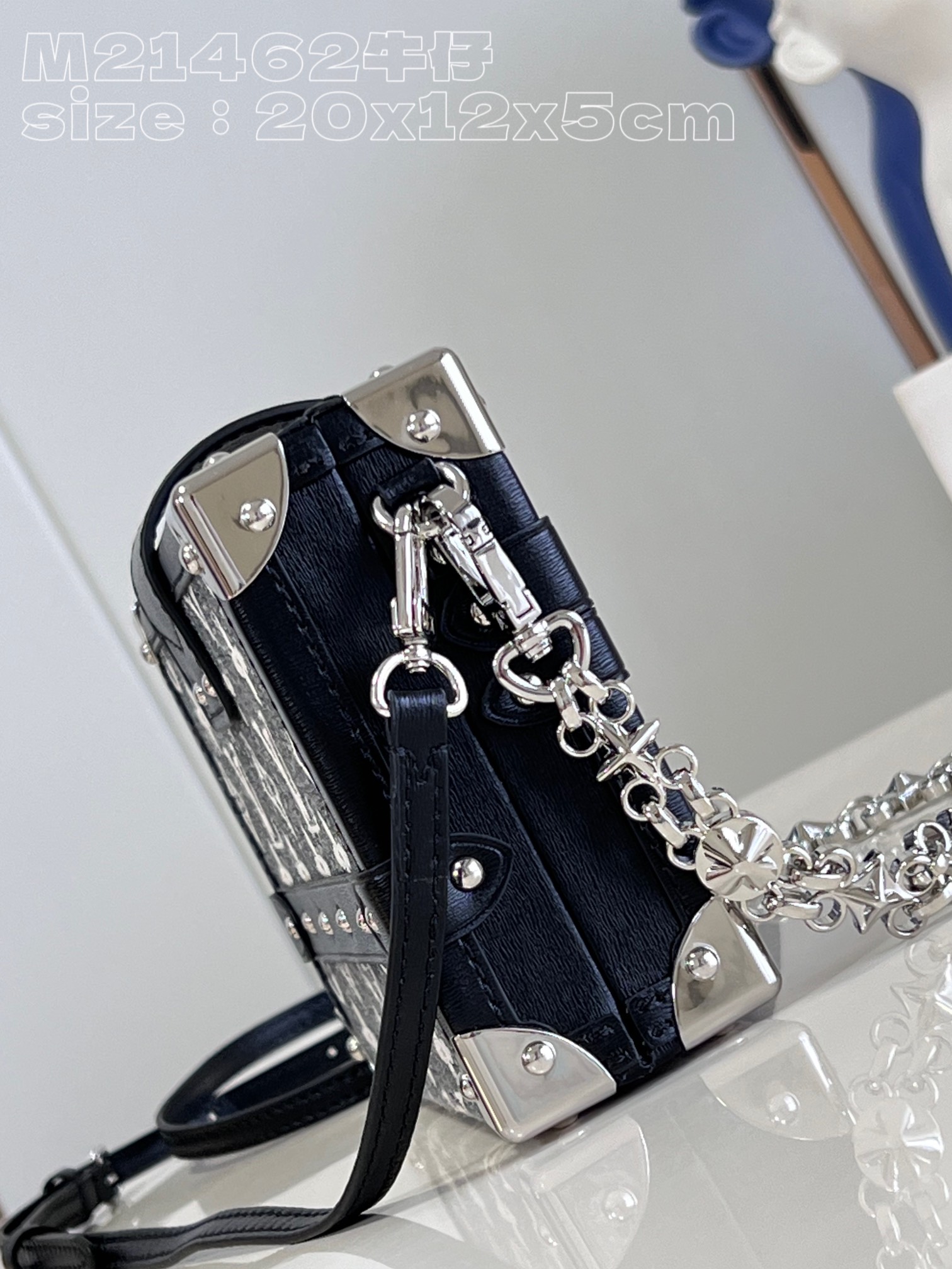 l**is V*t*n petit malle handbag