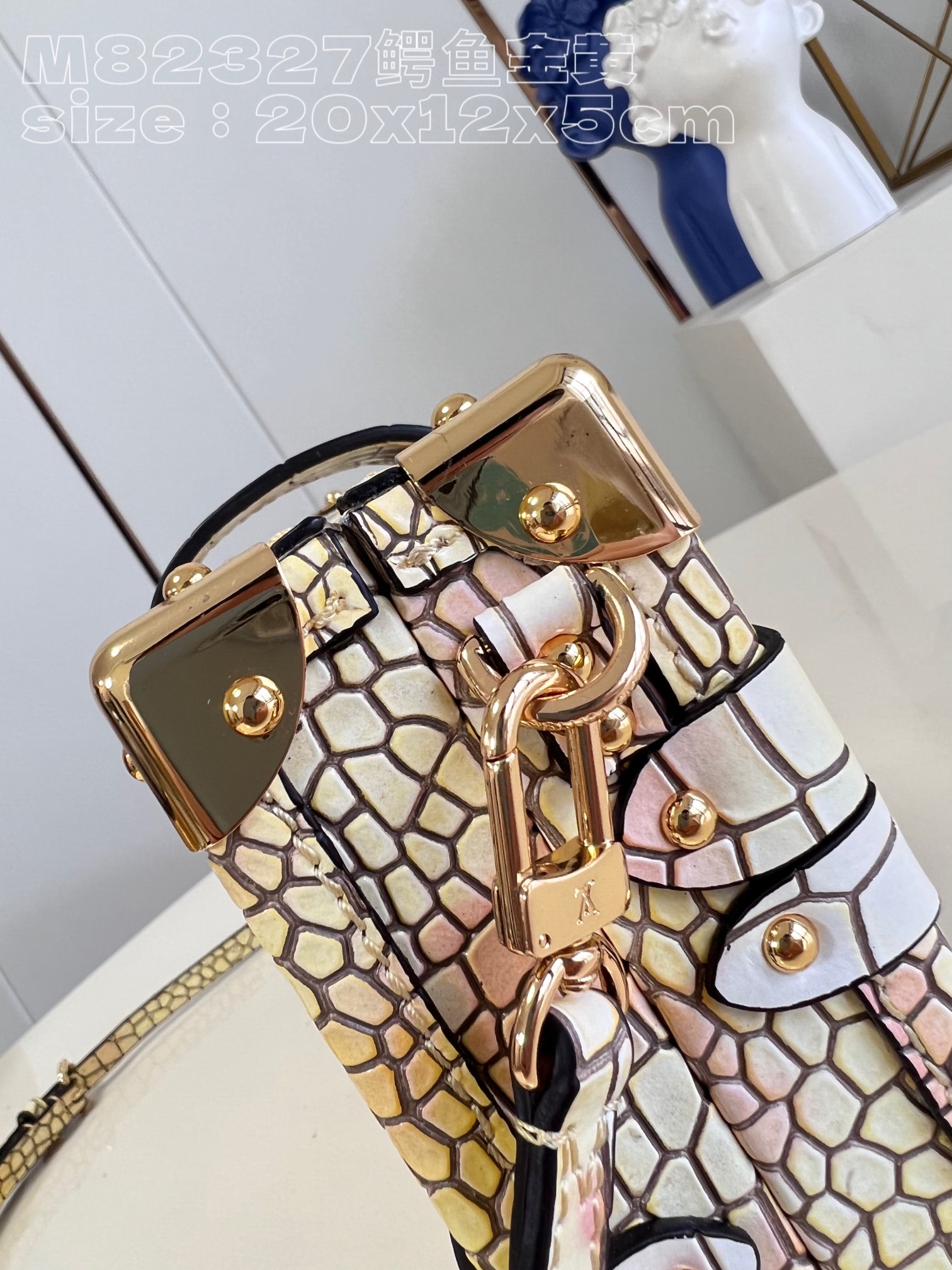 l**is V*t*n petit malle handbag