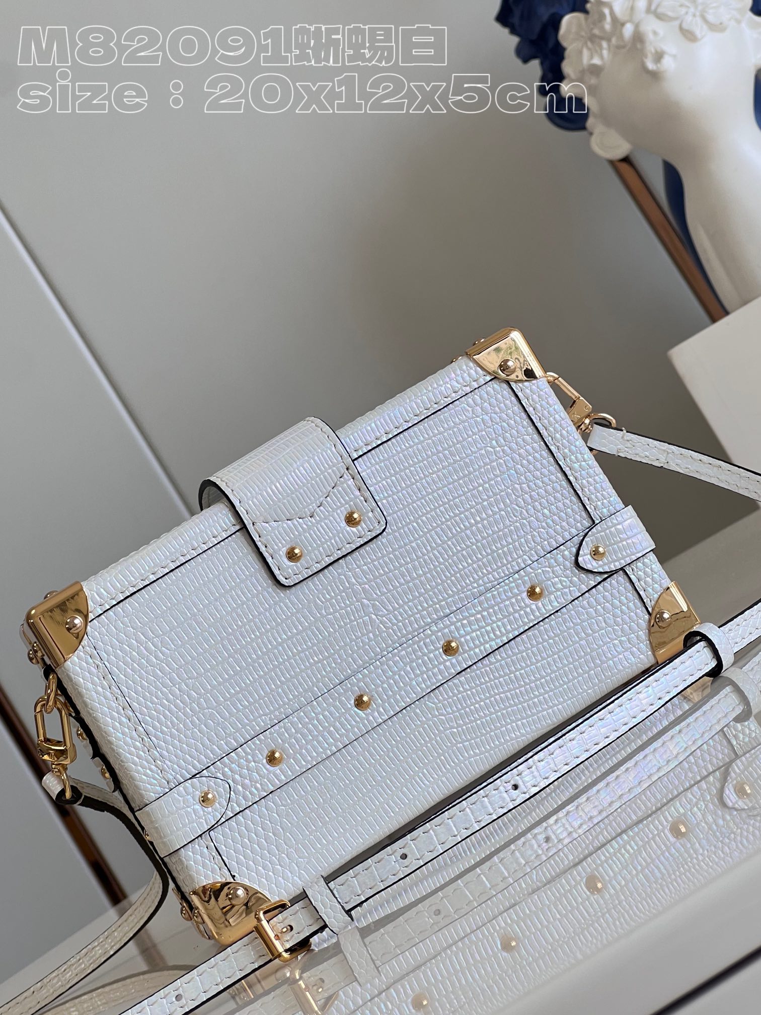 l**is V*t*n petit malle handbag