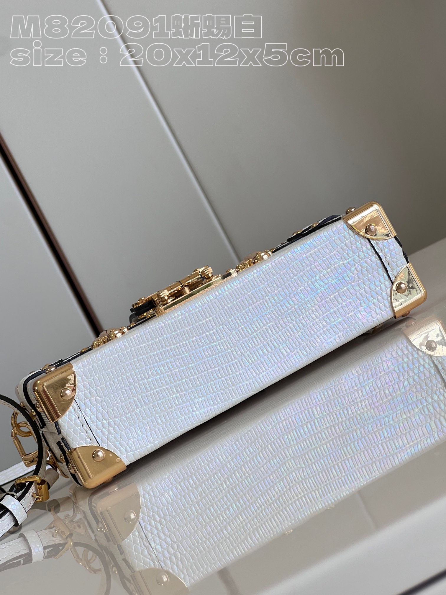 l**is V*t*n petit malle handbag