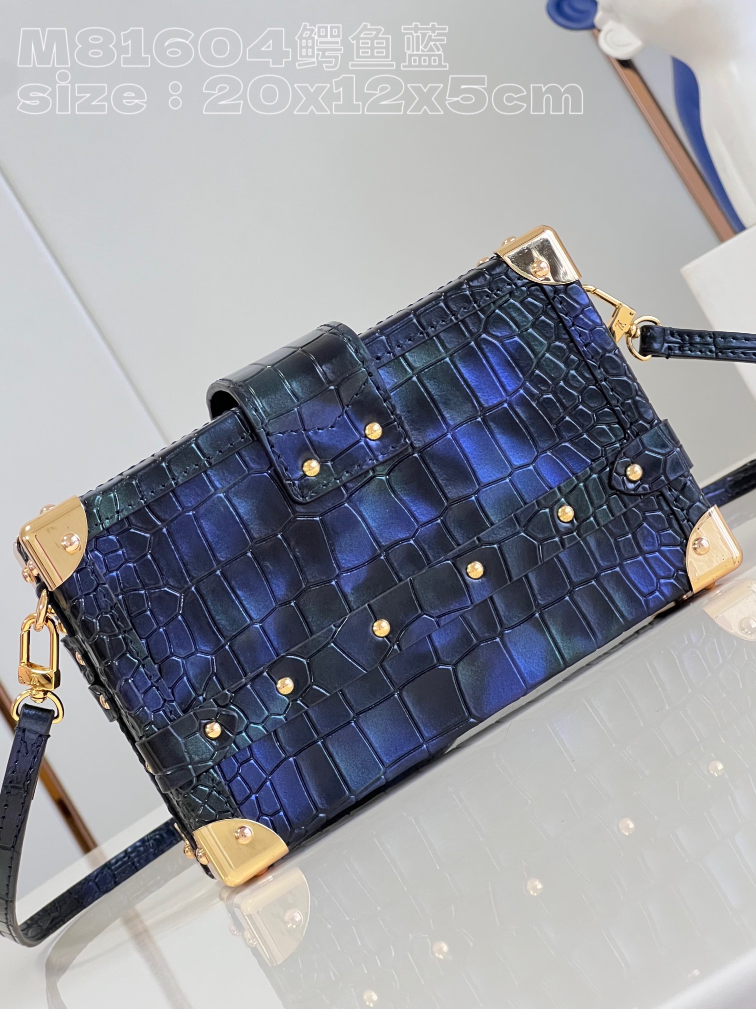 l**is V*t*n petit malle handbag