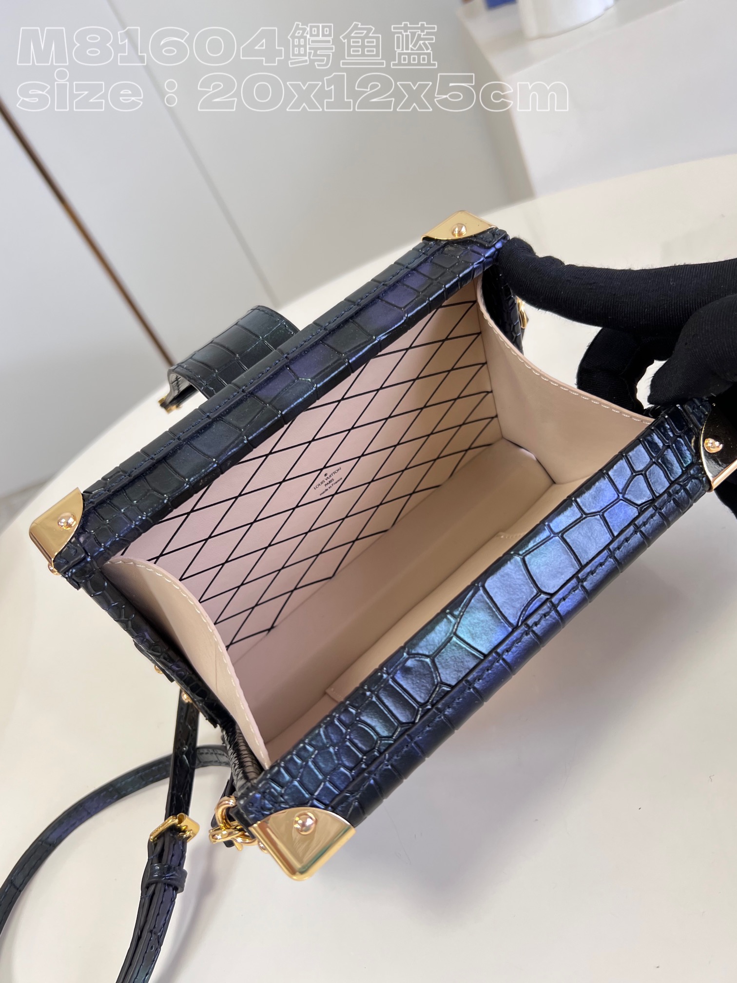 l**is V*t*n petit malle handbag
