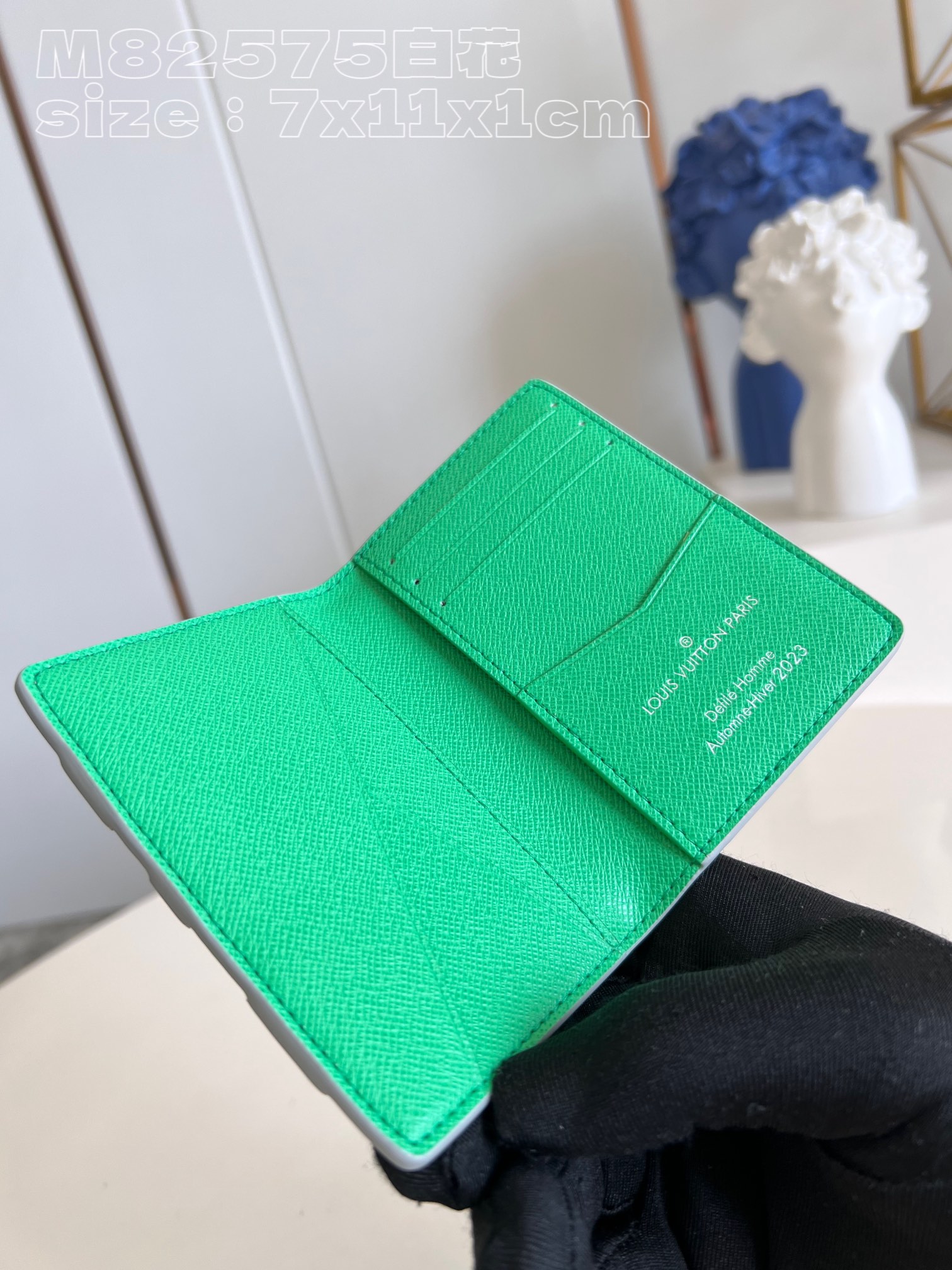 l**is V*t*n pocket organizer