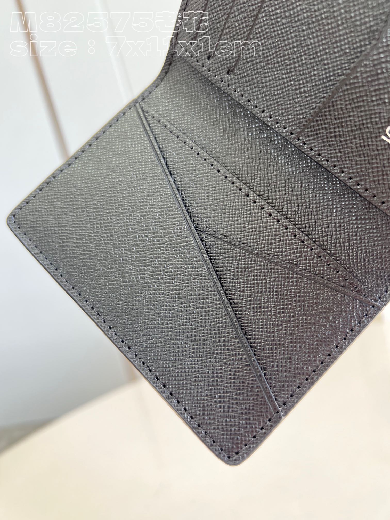 l**is V*t*n pocket organizer