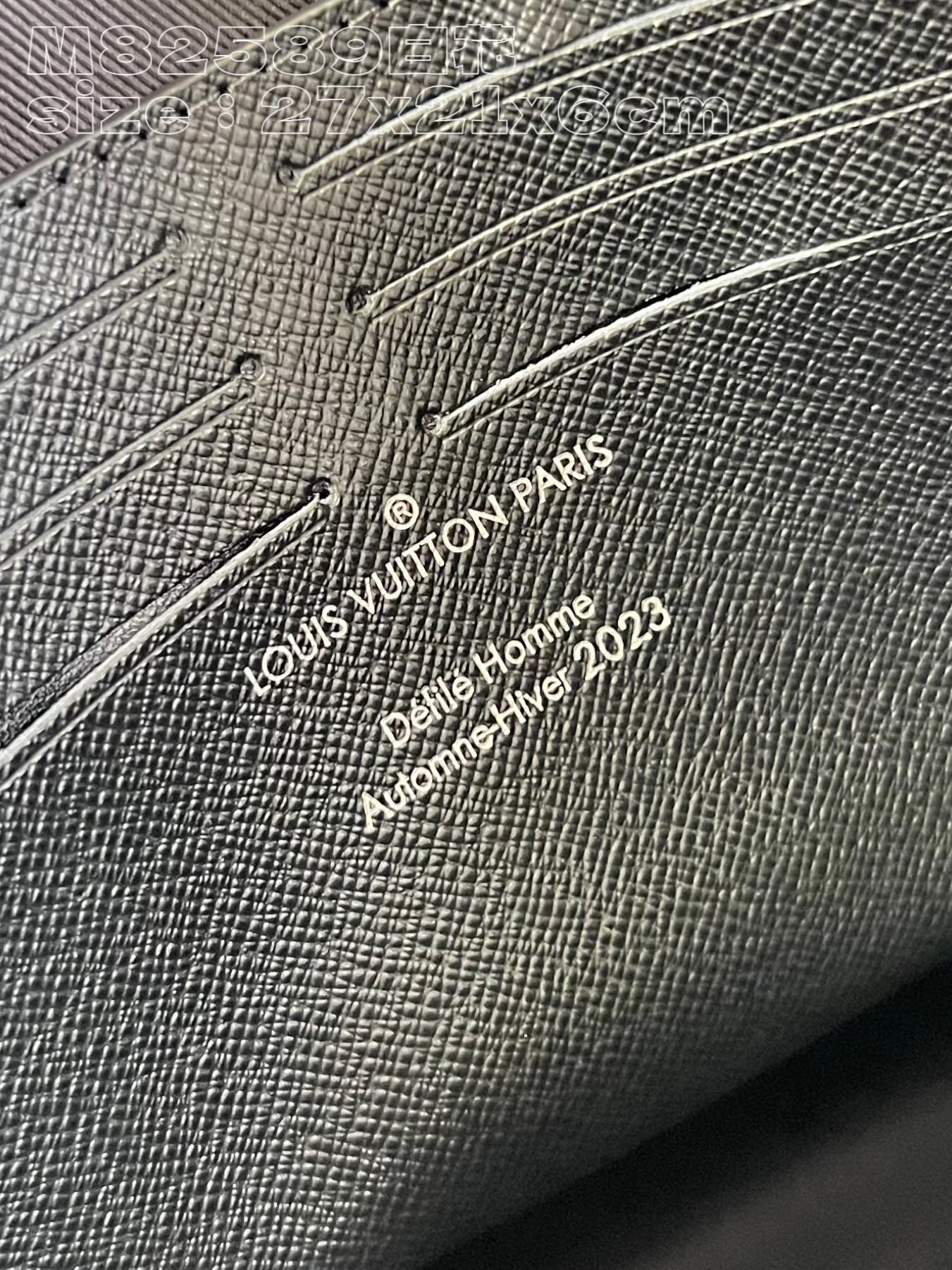 l**is V*t*n pochette voyage
