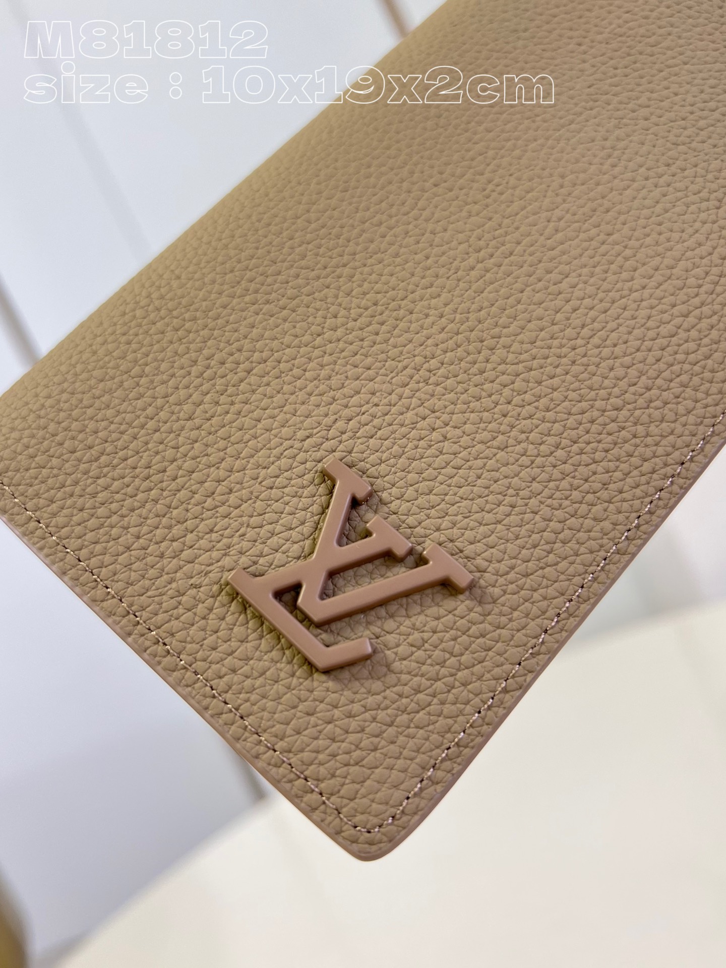 l**is V*t*n aerogram brazza wallet