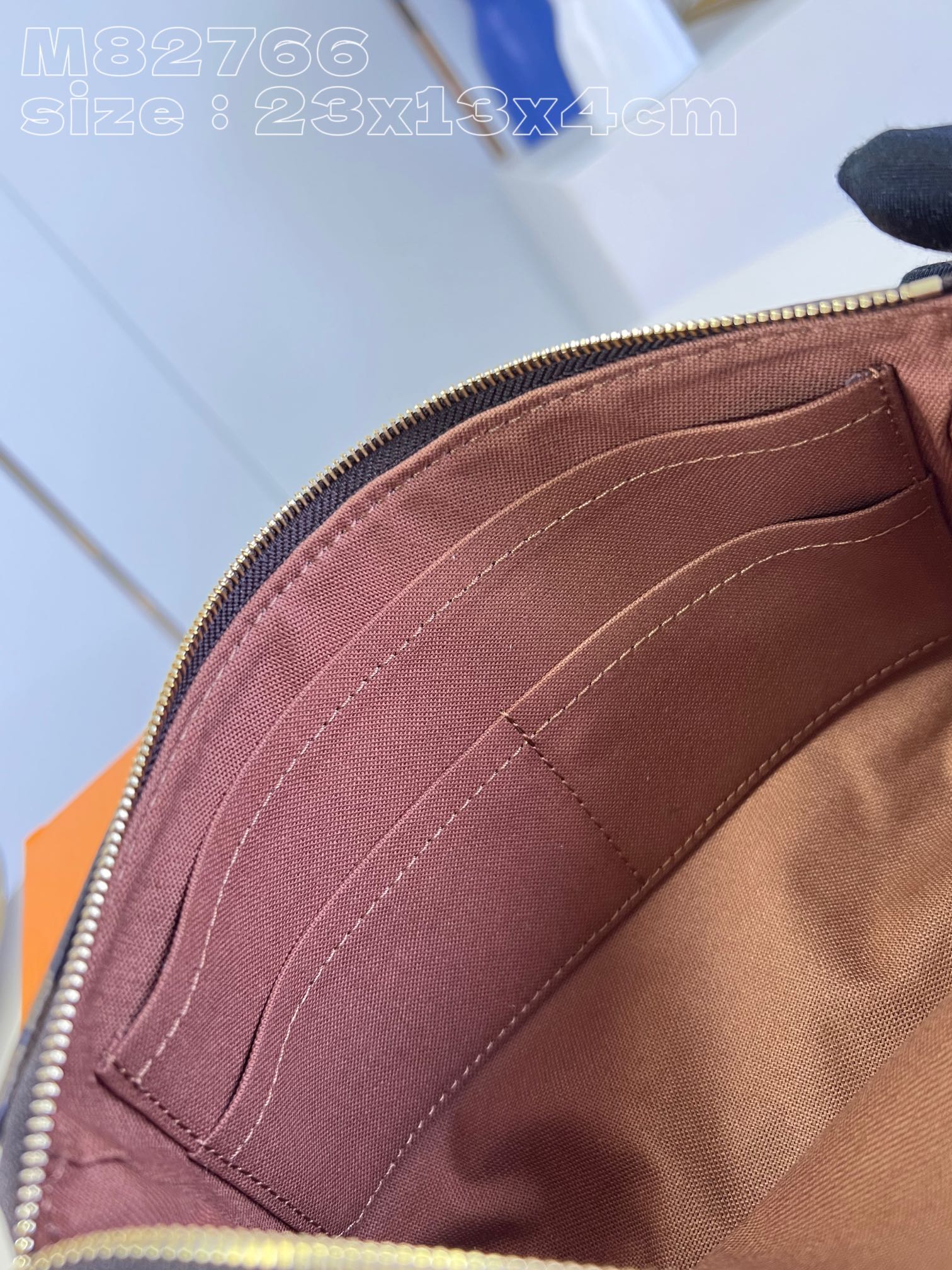 l**is V*t*n pochette accessoires