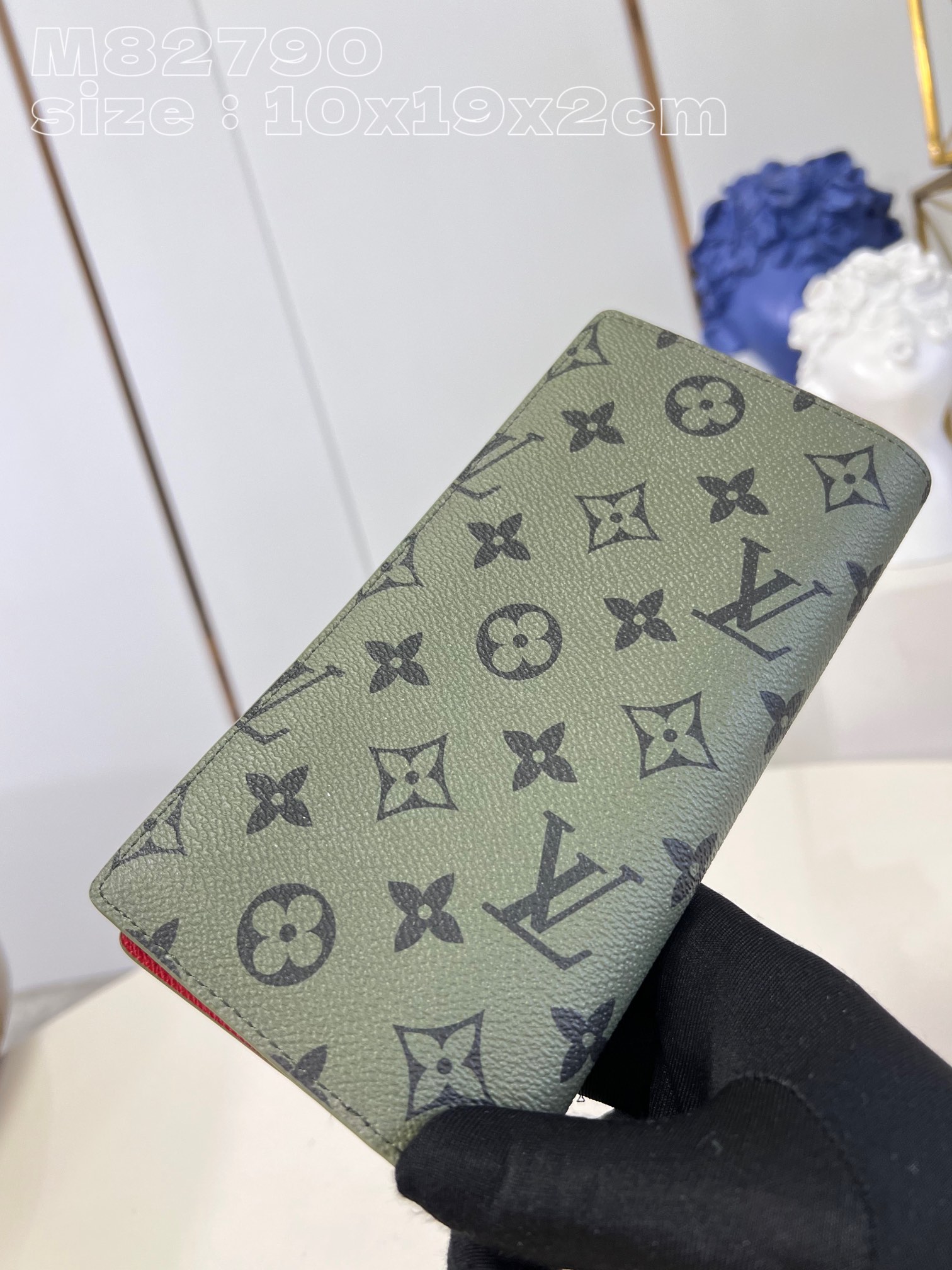 L**is vuitto wallet