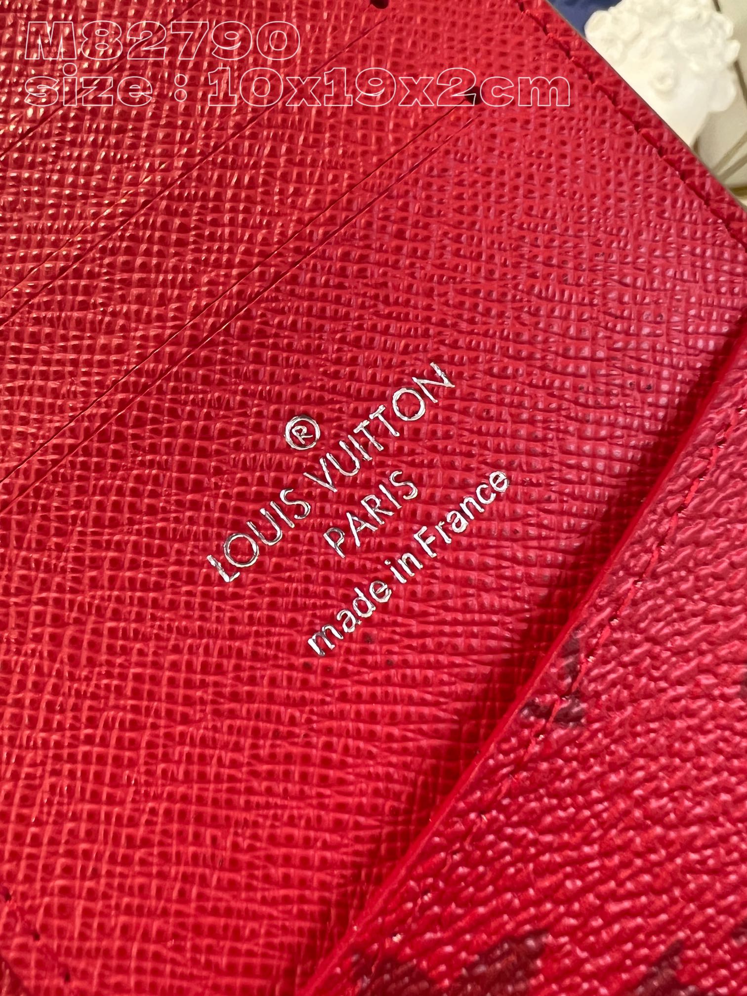 L**is vuitto wallet