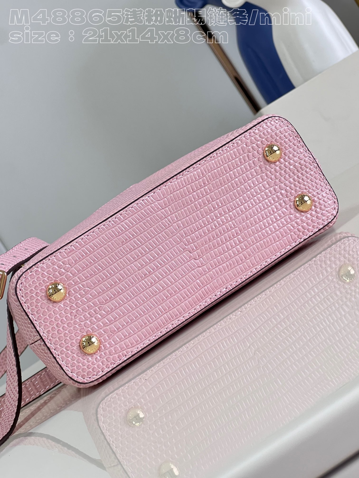 l**is V*t*n capucines mini handbag