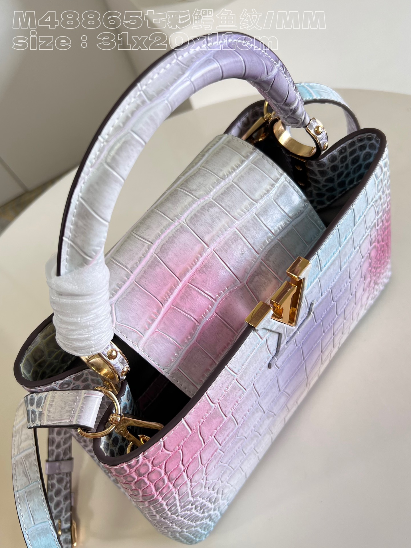 l**is V*t*n capucines medium handbag