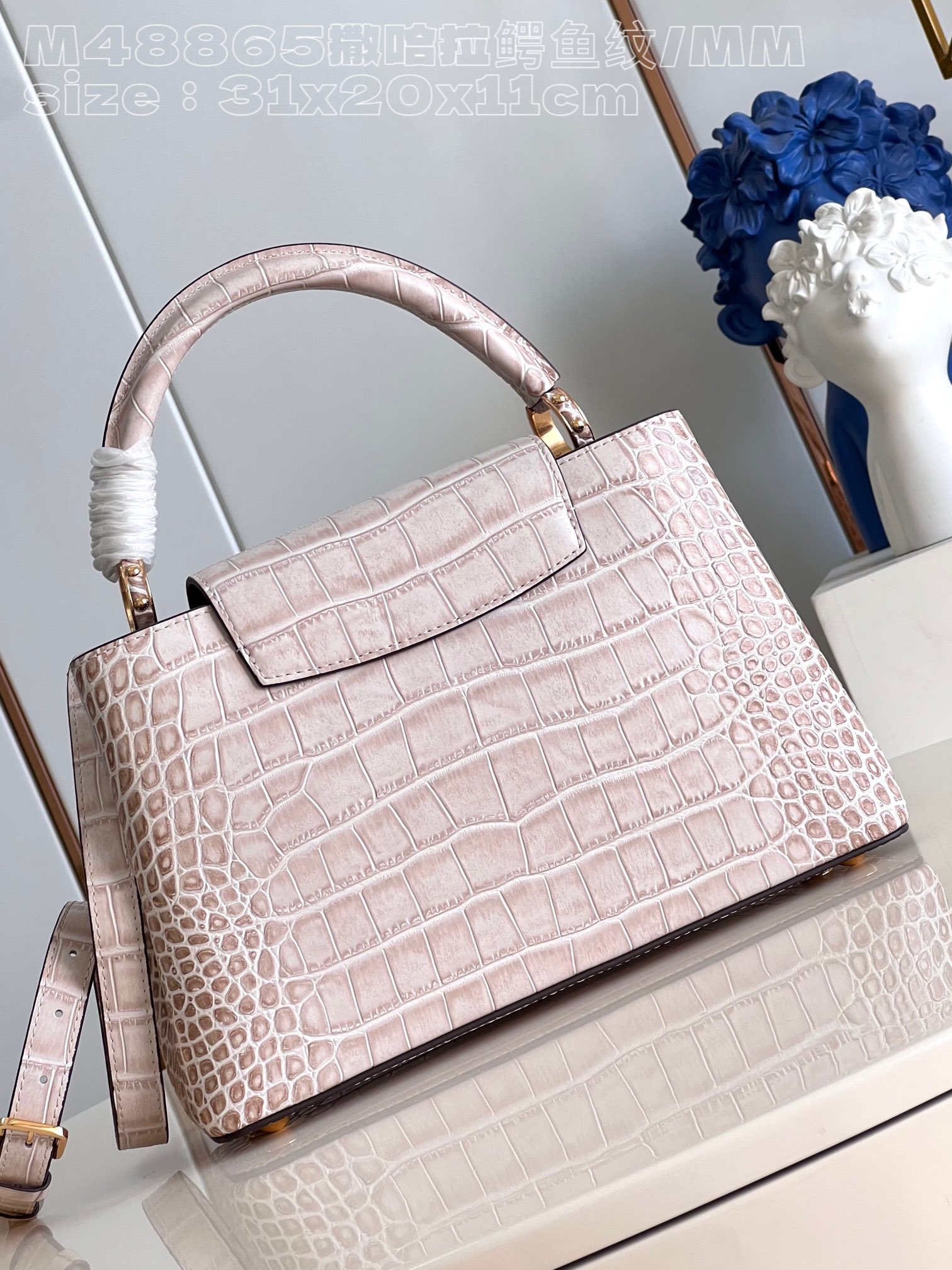 l**is V*t*n capucines medium handbag