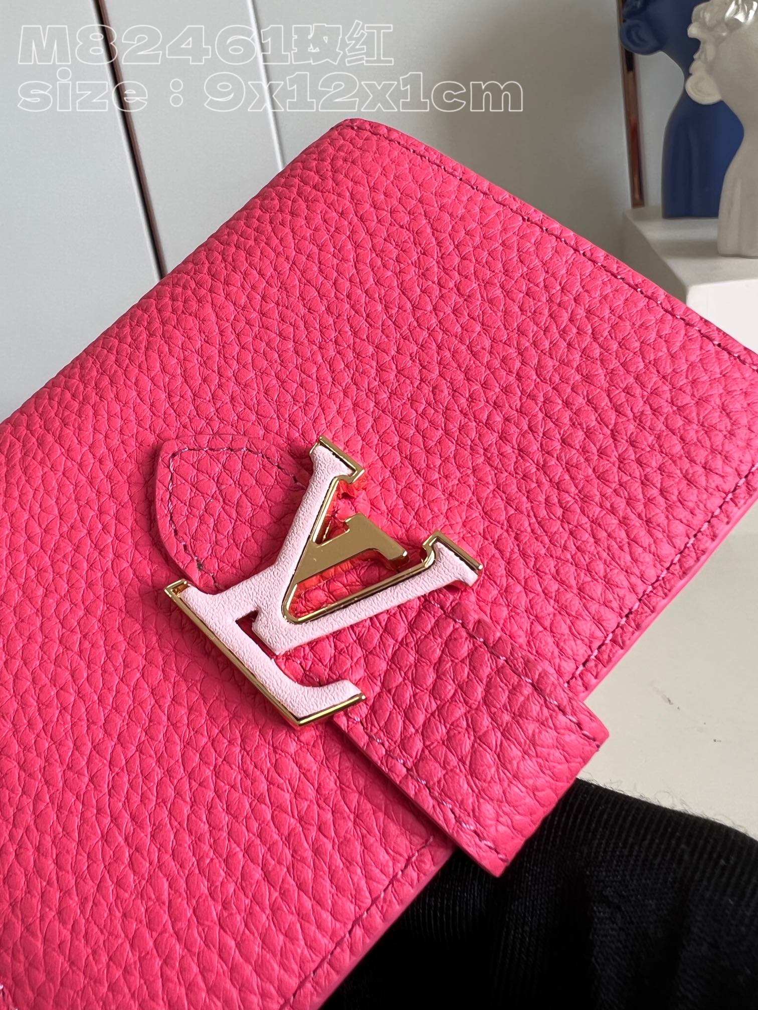 l**is V*t*n vertical compact wallet