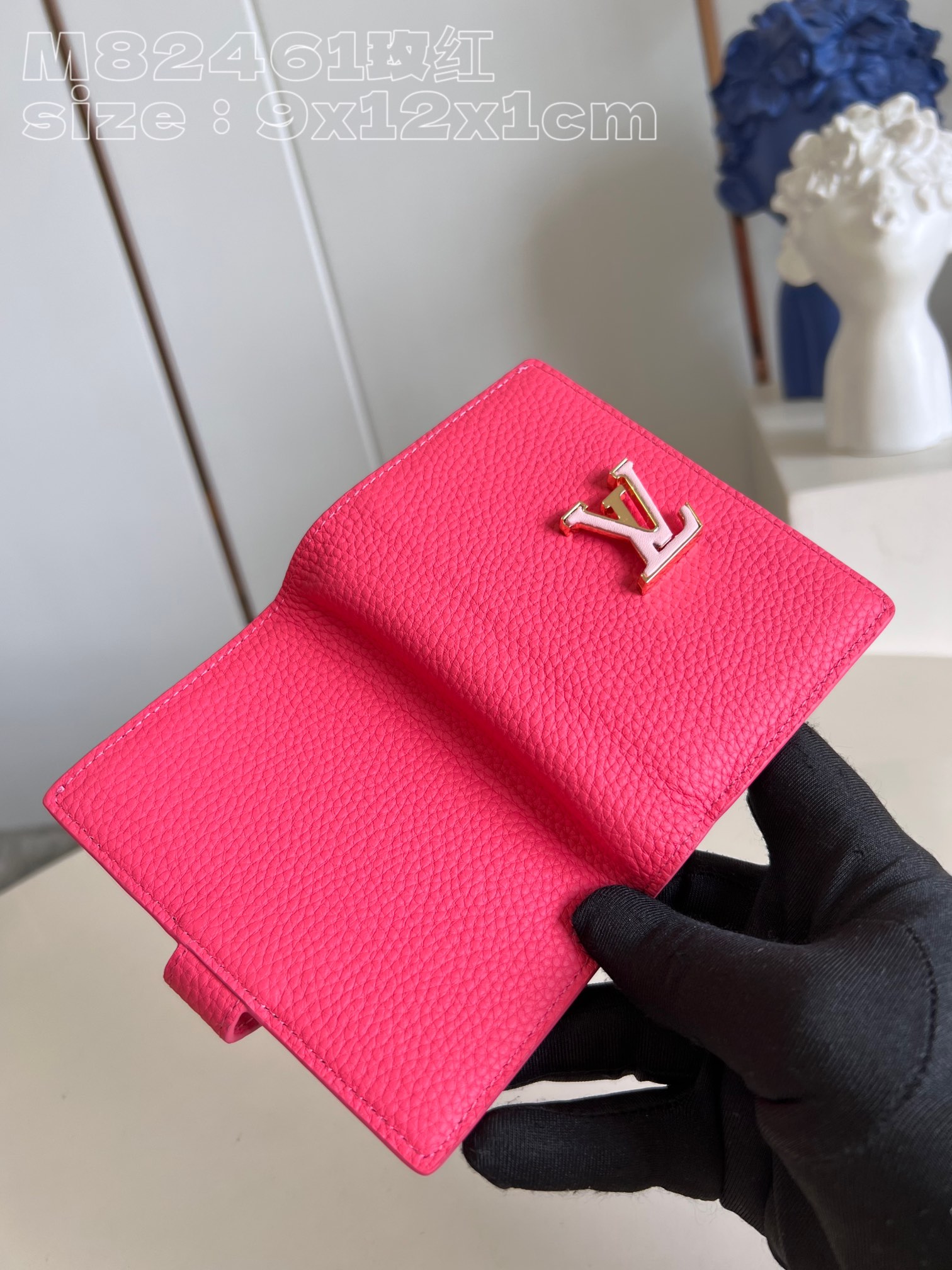 l**is V*t*n vertical compact wallet