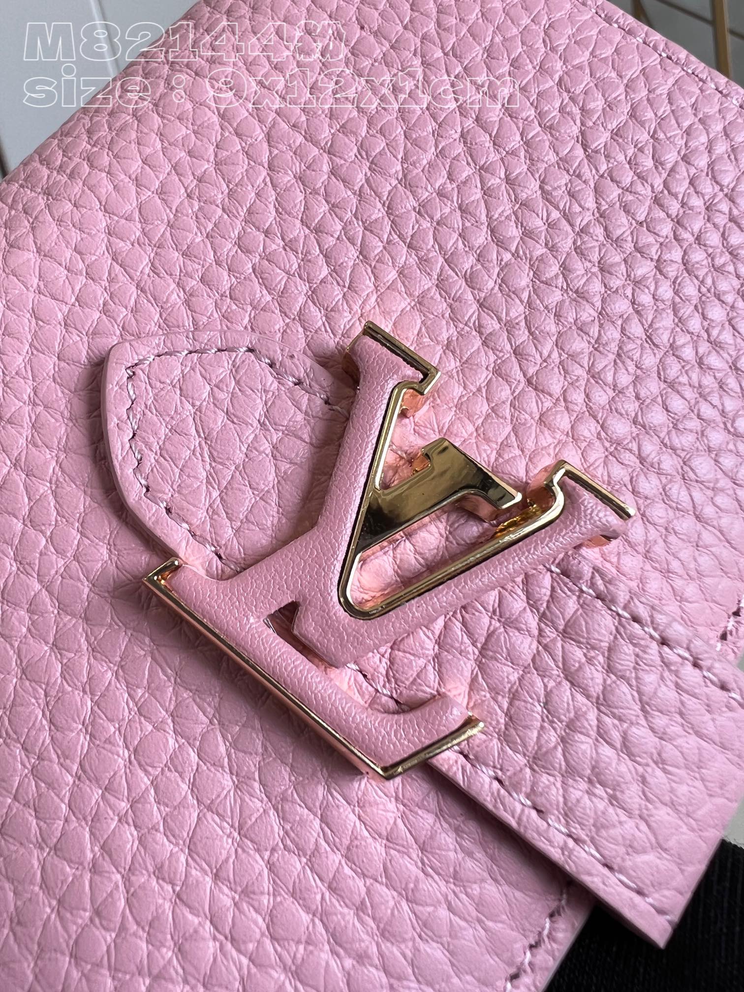 l**is V*t*n vertical compact wallet