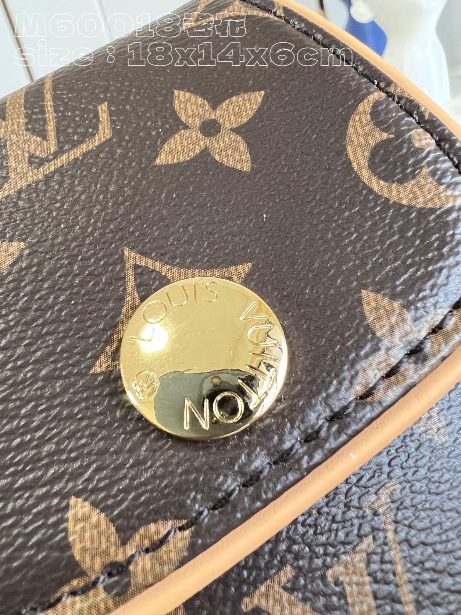 l**is V*t*n pochette cancun pouch