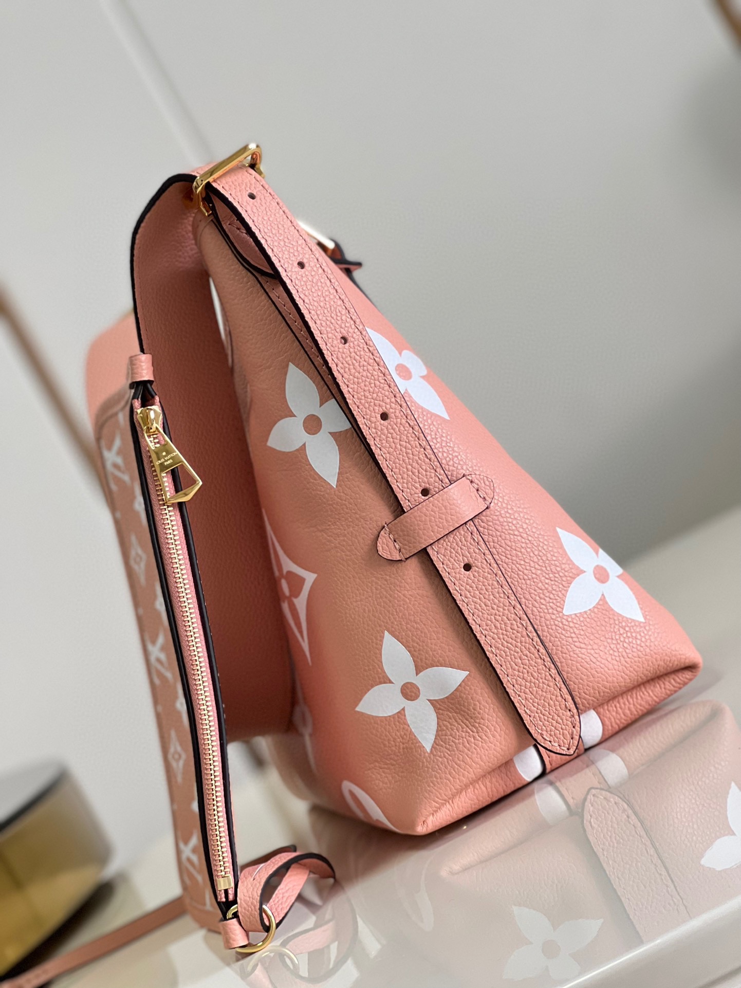 l**is V*t*n carryall pm bag
