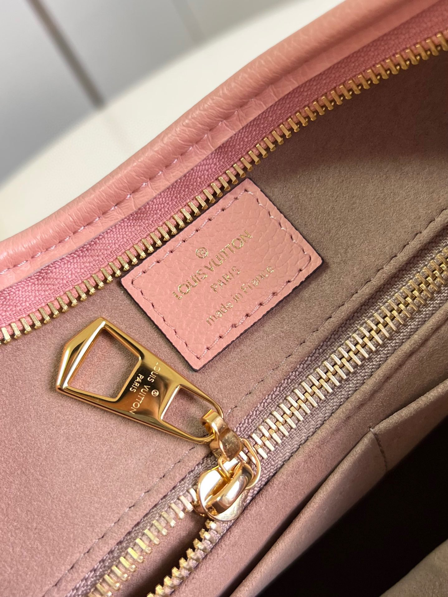 l**is V*t*n carryall pm bag