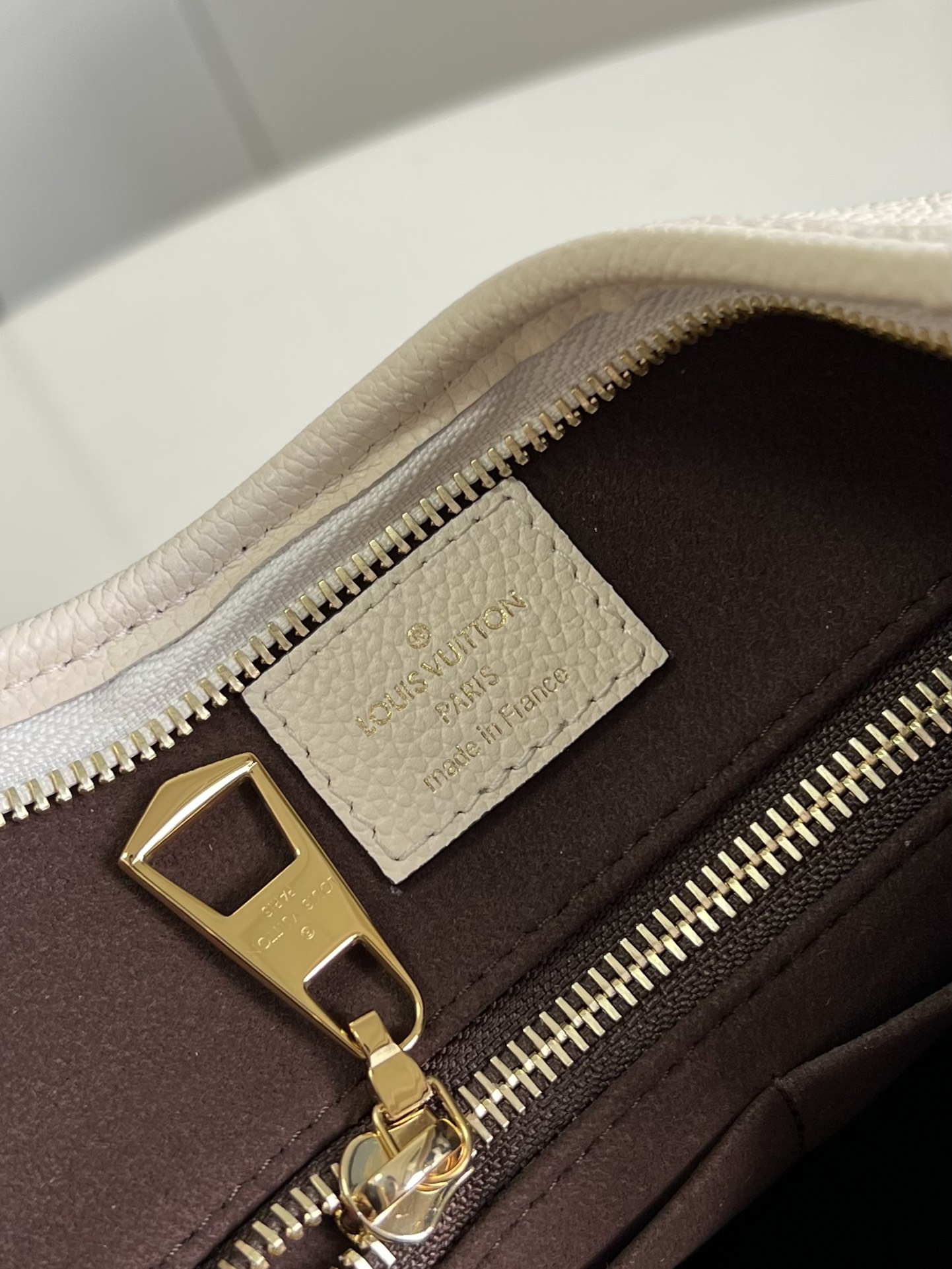 l**is V*t*n carryall pm bag