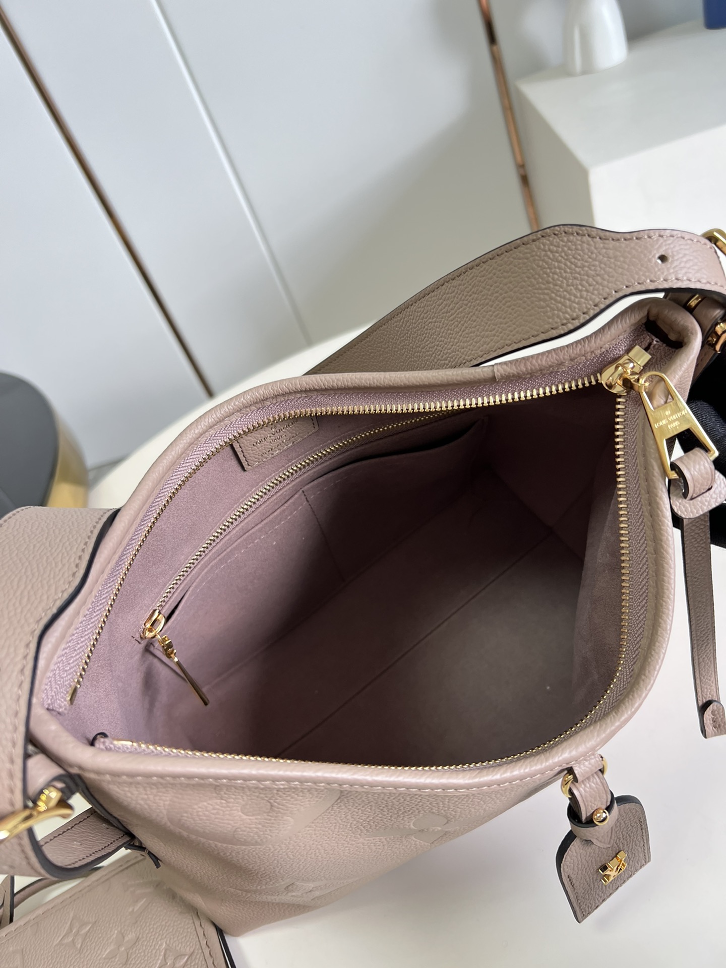 l**is V*t*n carryall pm bag